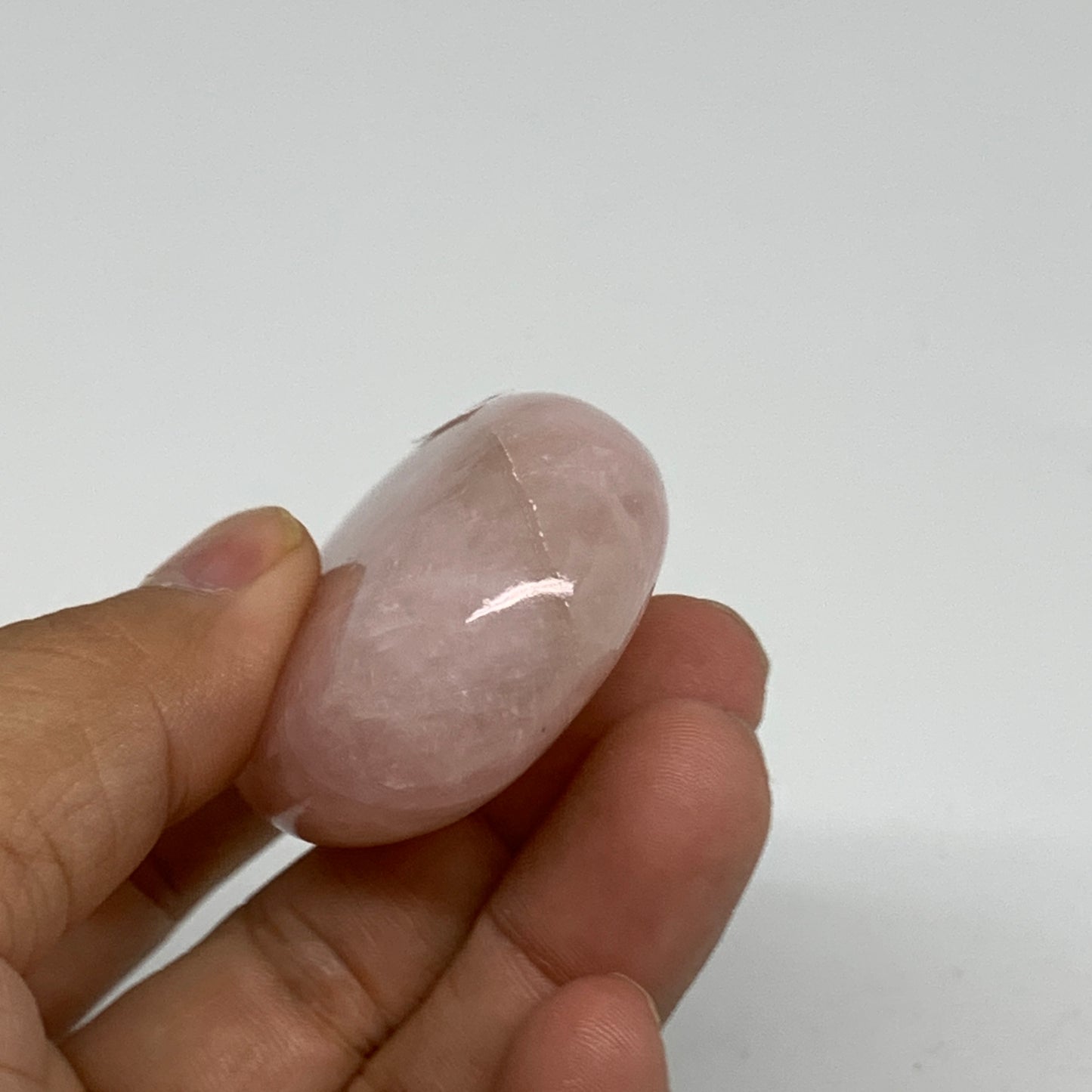 68.1[g , 2.2"x1.5"x0.7", Natural Pink Rose Quartz Palm-stone Crystal, B34527