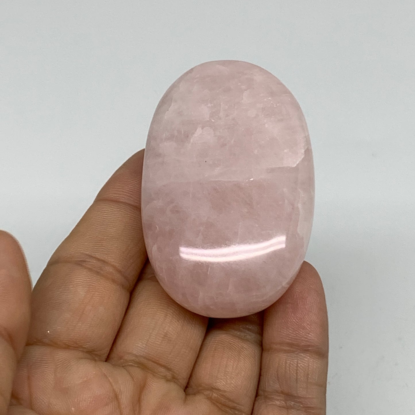 88g , 2.4"x1.5"x0.9", Natural Pink Rose Quartz Palm-stone Crystal, B34531