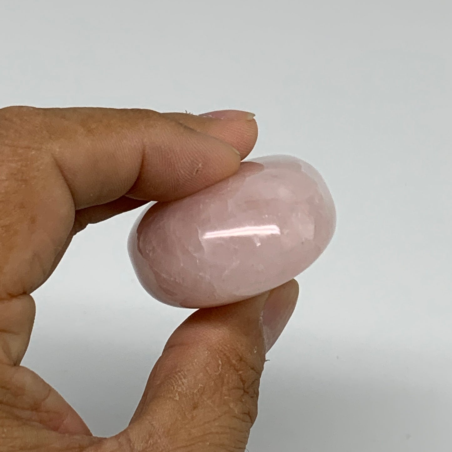 88g , 2.4"x1.5"x0.9", Natural Pink Rose Quartz Palm-stone Crystal, B34531