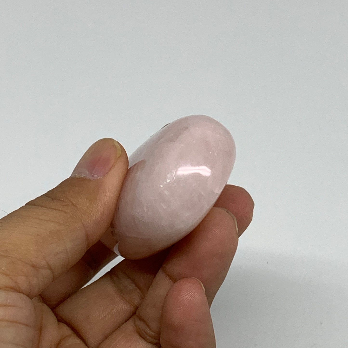 88g , 2.4"x1.5"x0.9", Natural Pink Rose Quartz Palm-stone Crystal, B34531