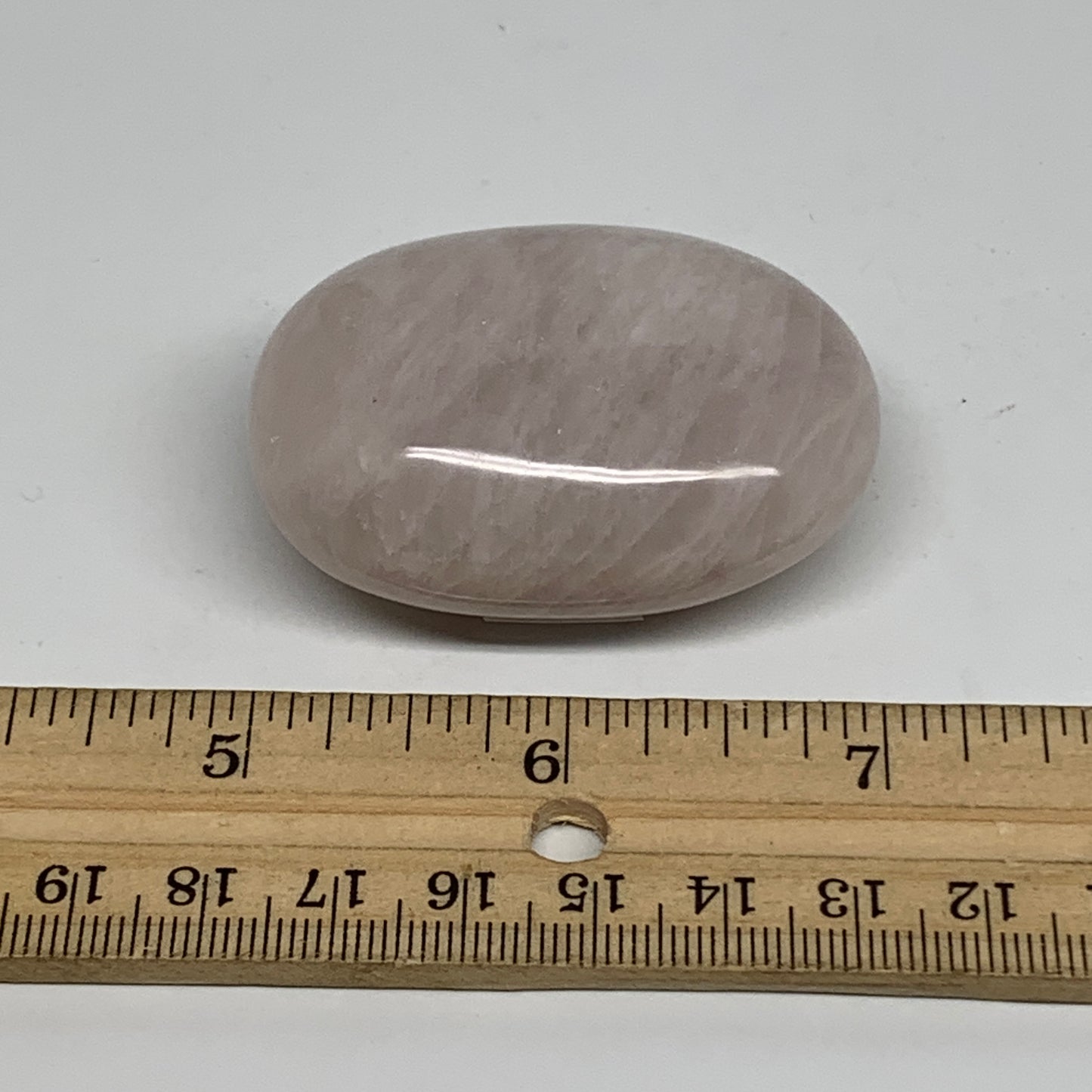 72g , 2.1"x1.5"x0.9", Natural Pink Rose Quartz Palm-stone Crystal, B34533