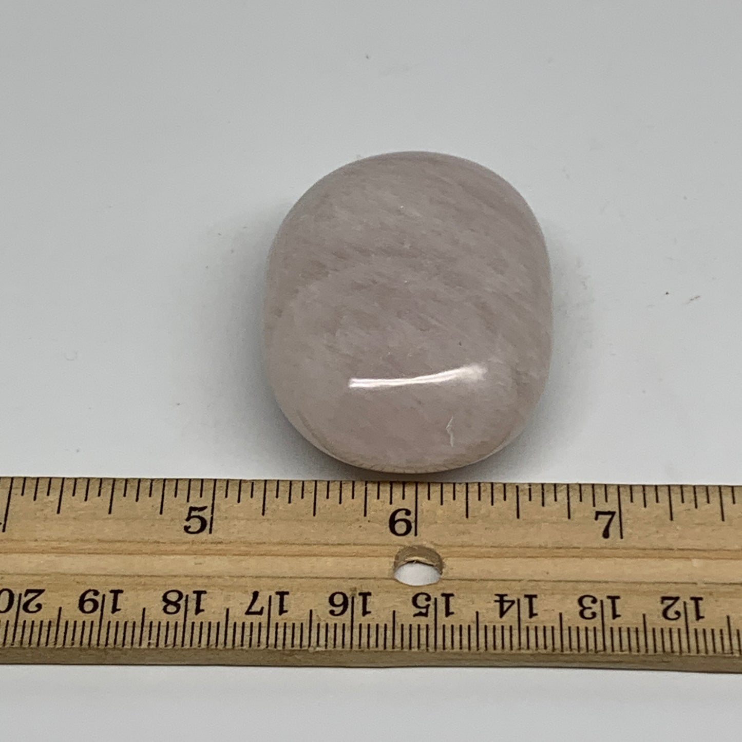 72g , 2.1"x1.5"x0.9", Natural Pink Rose Quartz Palm-stone Crystal, B34533