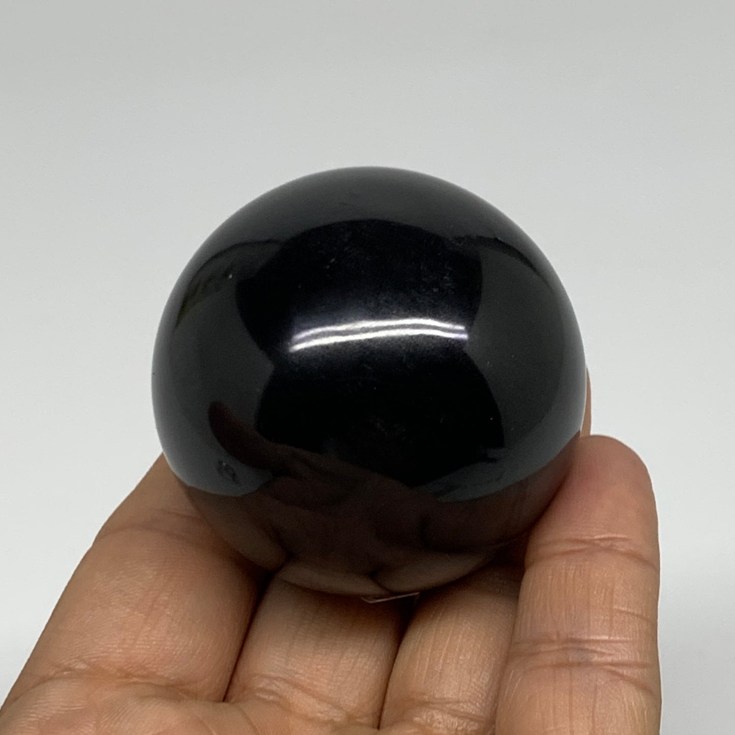 159.9g, 1.9"(47mm), Natural Black Agate Sphere Ball Polished Gemstone, B35331