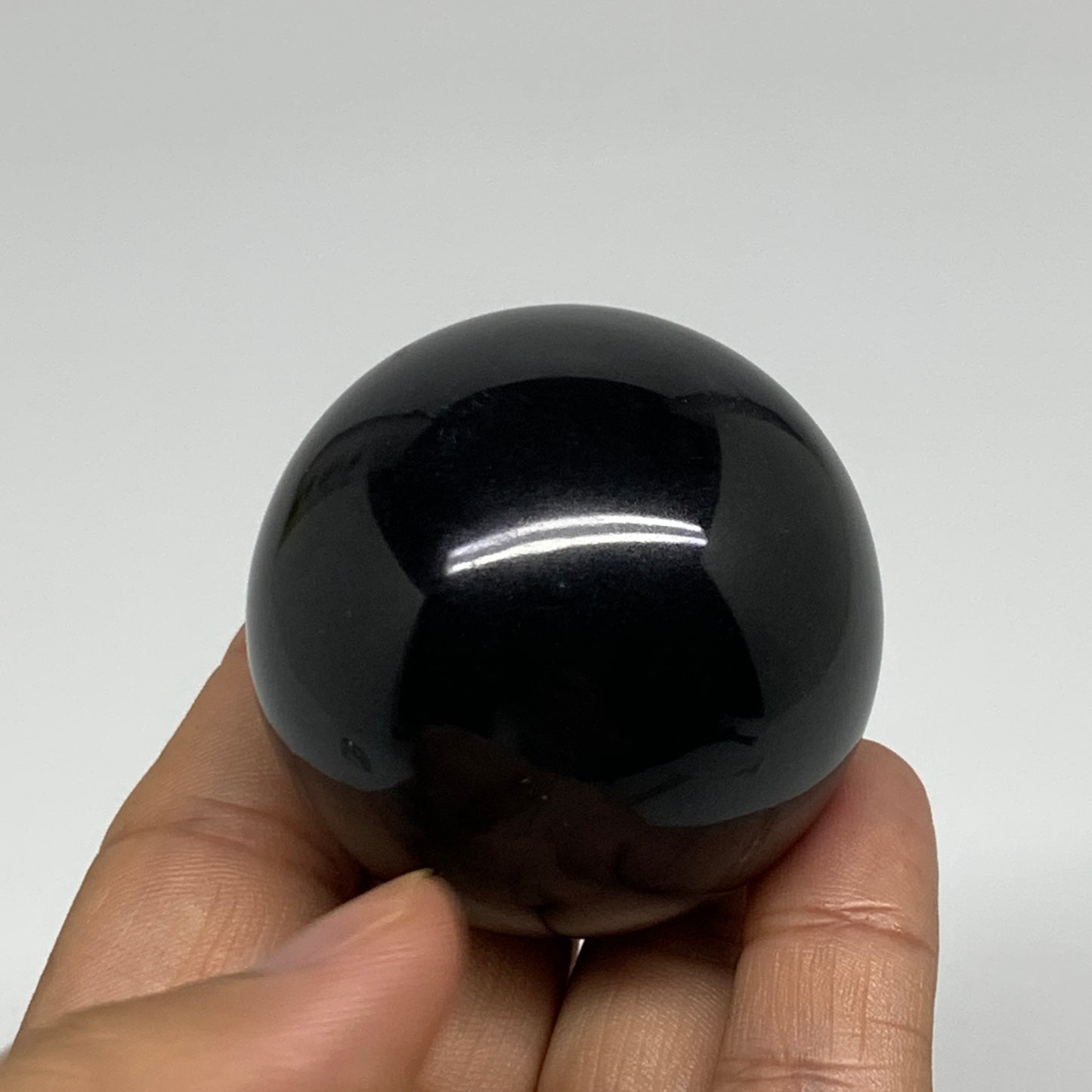 159.9g, 1.9"(47mm), Natural Black Agate Sphere Ball Polished Gemstone, B35331