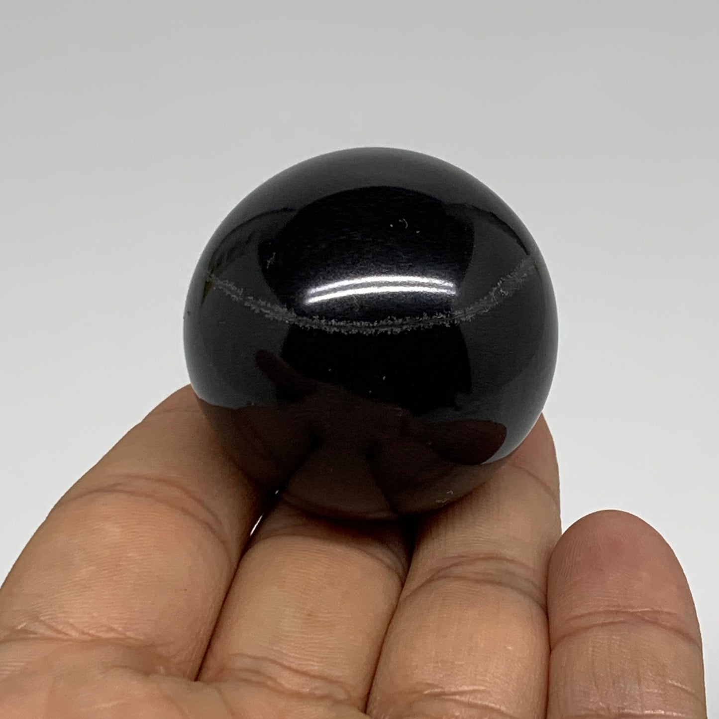 86.3g, 1.5"(39mm), Natural Black Agate Sphere Ball Polished Gemstone, B35332