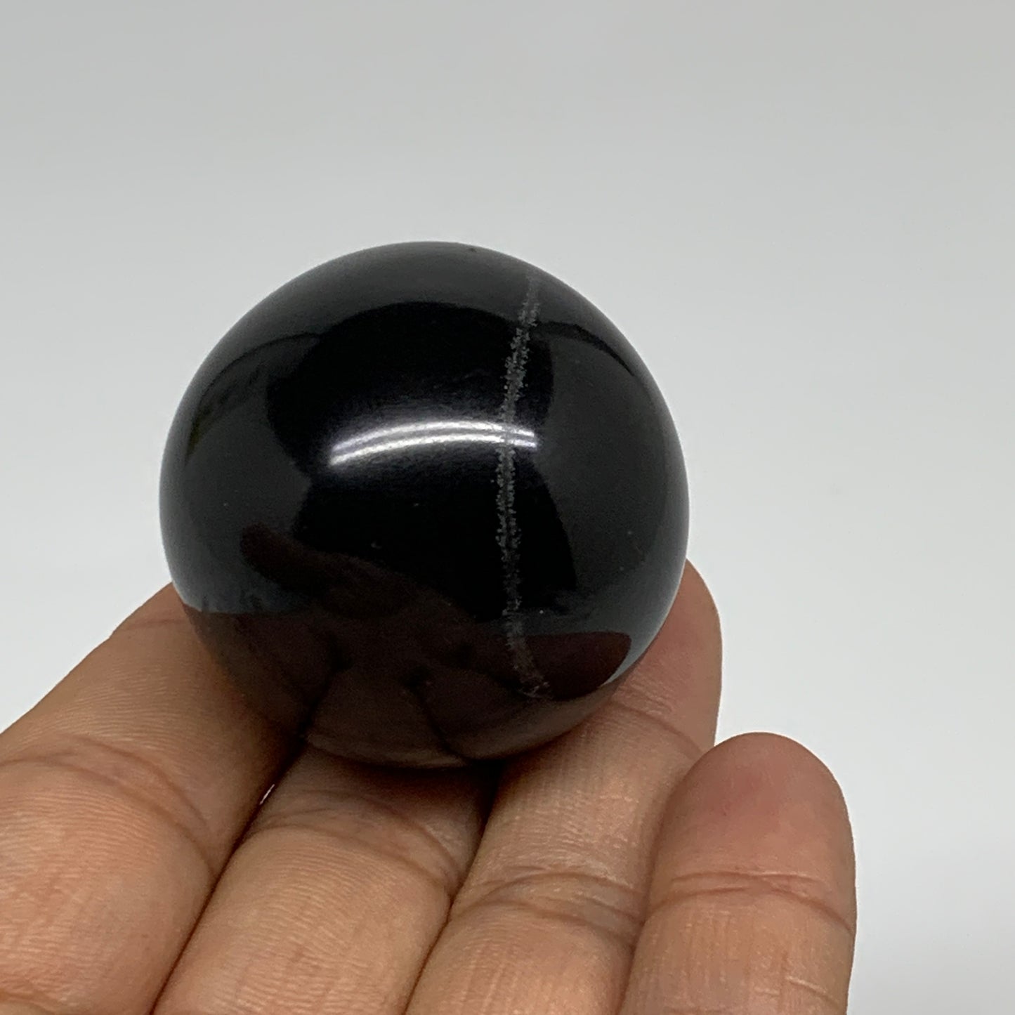 86.3g, 1.5"(39mm), Natural Black Agate Sphere Ball Polished Gemstone, B35332