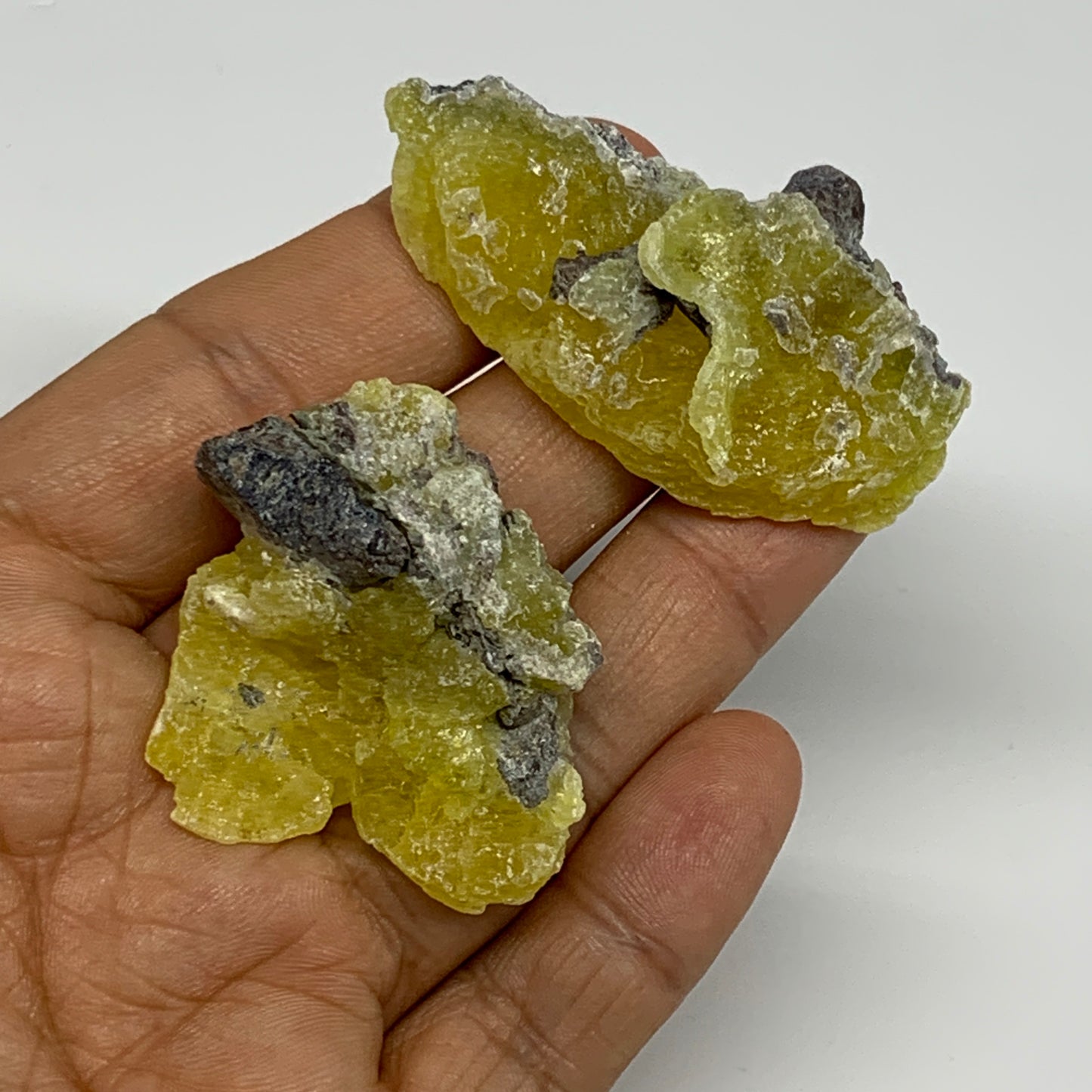 30.9g, 1.9"-2.1", 2pcs,Rough Brucite Crystal Mineral Specimens @Pakistan, B27383