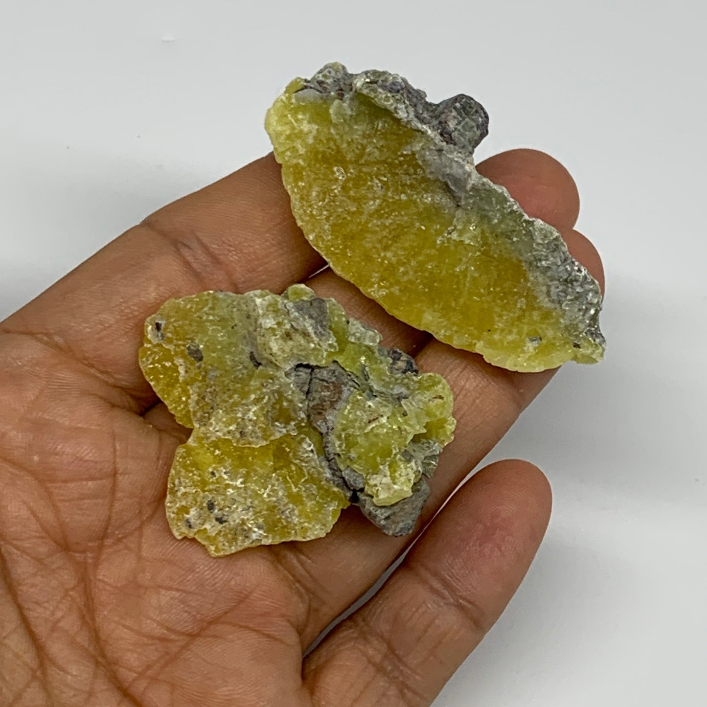 30.9g, 1.9"-2.1", 2pcs,Rough Brucite Crystal Mineral Specimens @Pakistan, B27383