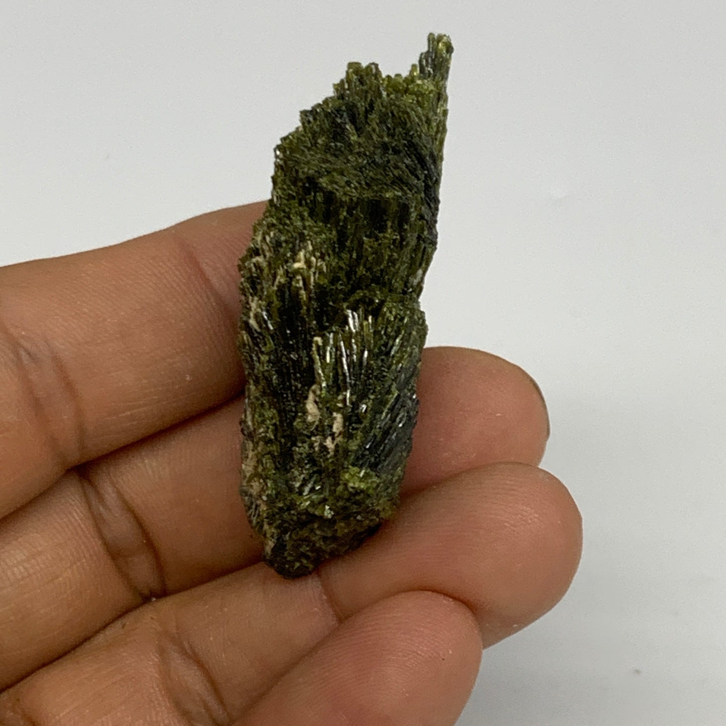 23.2g, 2"x0.8"x0.6",Green Epidote Custer/Leaf Mineral Specimen @Pakistan,B27573