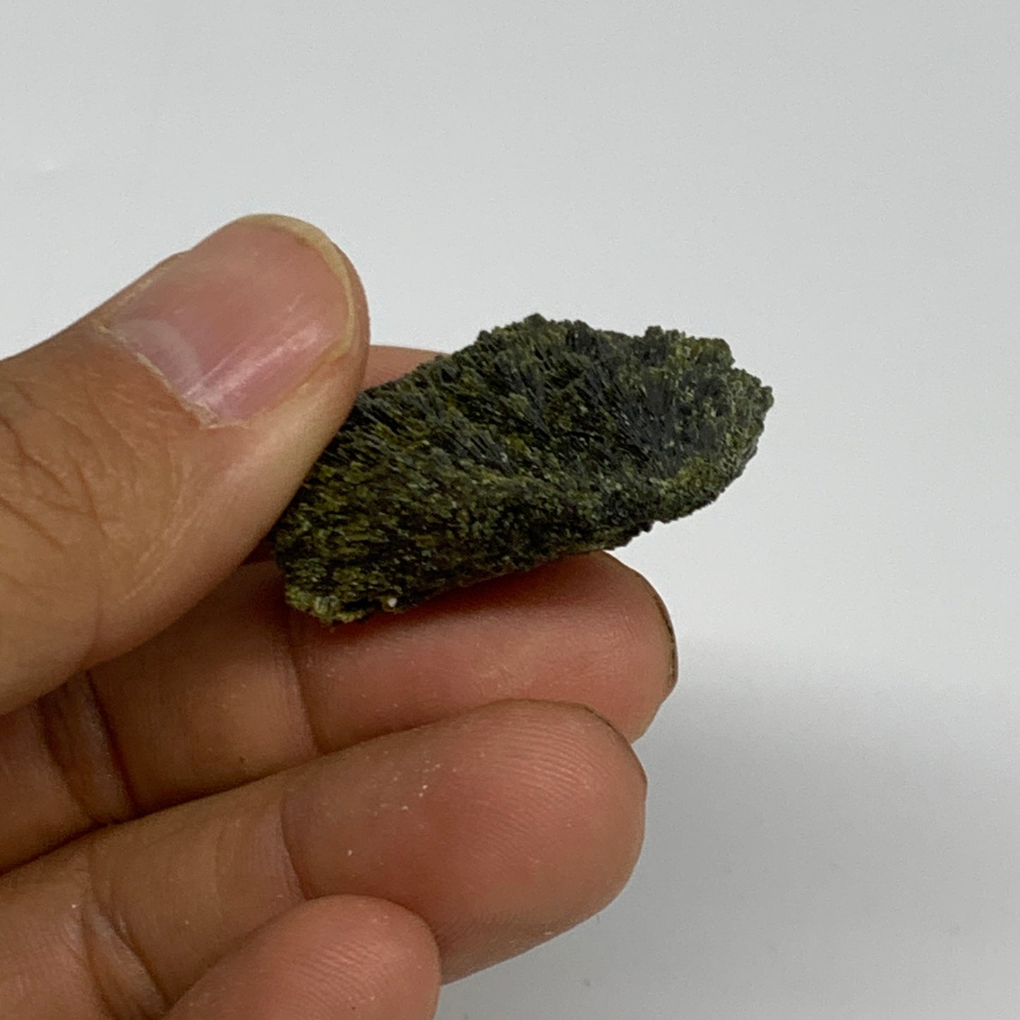 20.3g, 1.7"x1.2"x0.4",Green Epidote Custer/Leaf Mineral Specimen @Pakistan,B2757