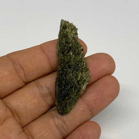 10.8g, 2"x0.7"x0.3",Green Epidote Custer/Leaf Mineral Specimen @Pakistan,B27580