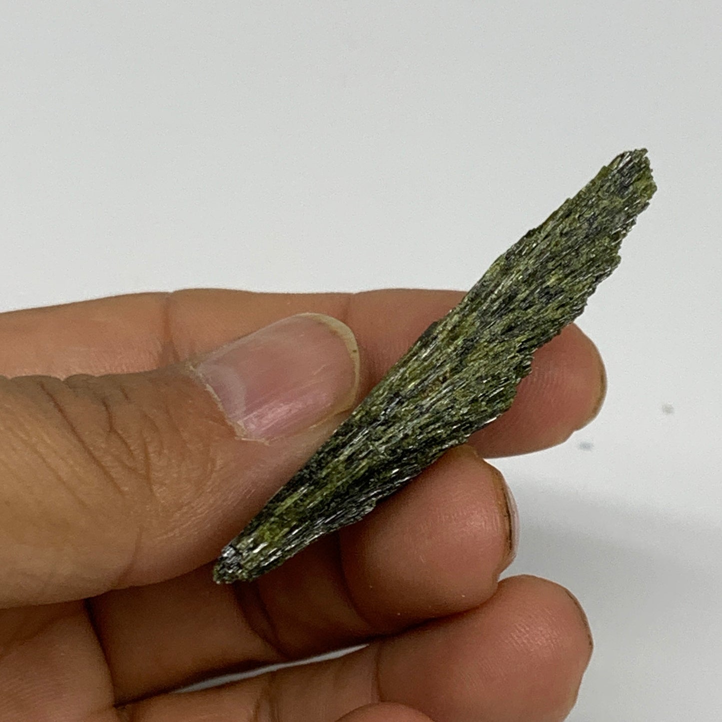 10.8g, 2"x0.7"x0.3",Green Epidote Custer/Leaf Mineral Specimen @Pakistan,B27580