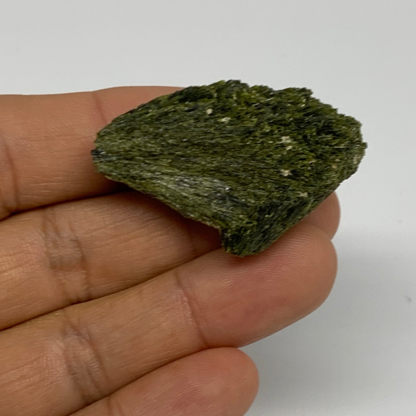 23.4g,1.6"x1"x0.6",Green Epidote Custer/Leaf Mineral Specimen @Pakistan,B27584