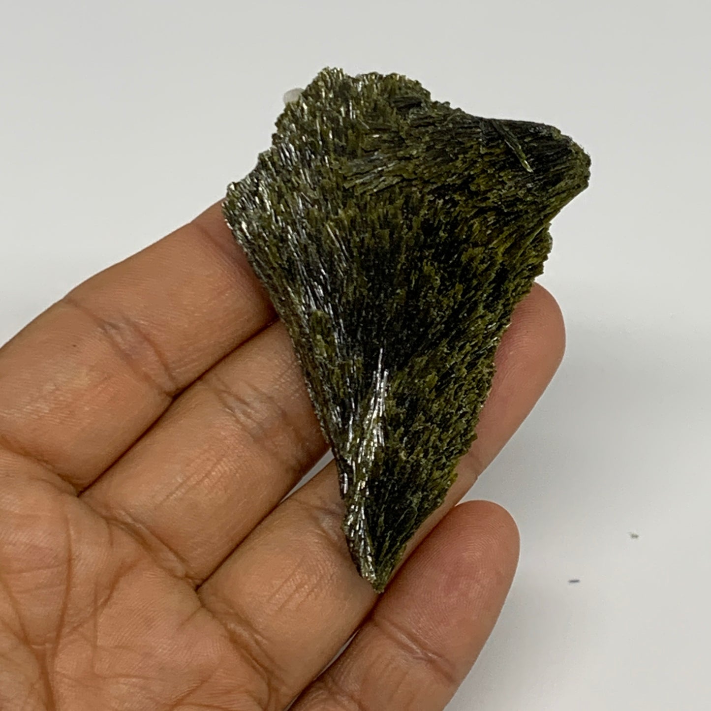 41.2g,2.6"x1.8"x0.5",Green Epidote Custer/Leaf Mineral Specimen @Pakistan,B27589