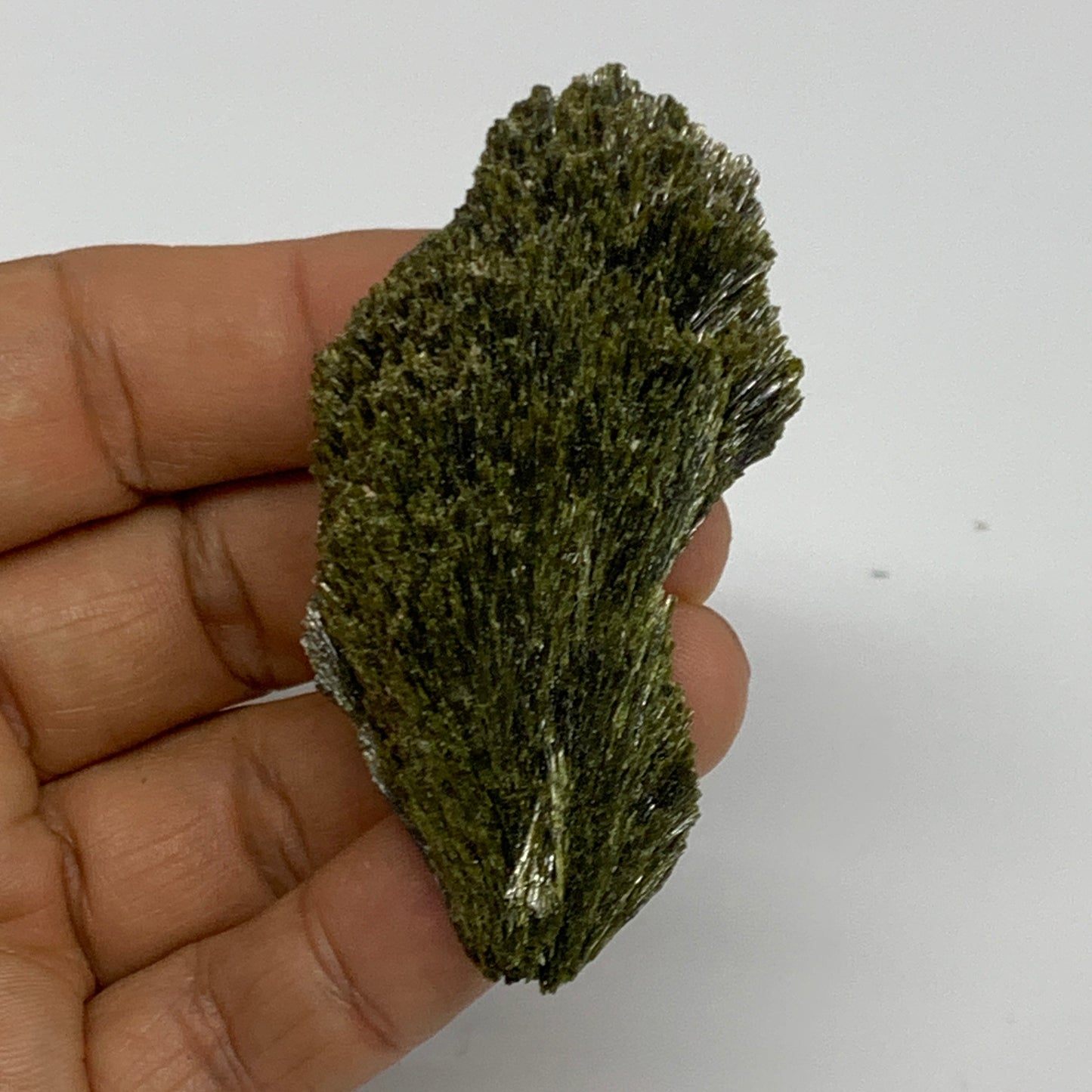 36.8g,2.6"x1.3"x0.7",Green Epidote Custer/Leaf Mineral Specimen @Pakistan,B27598