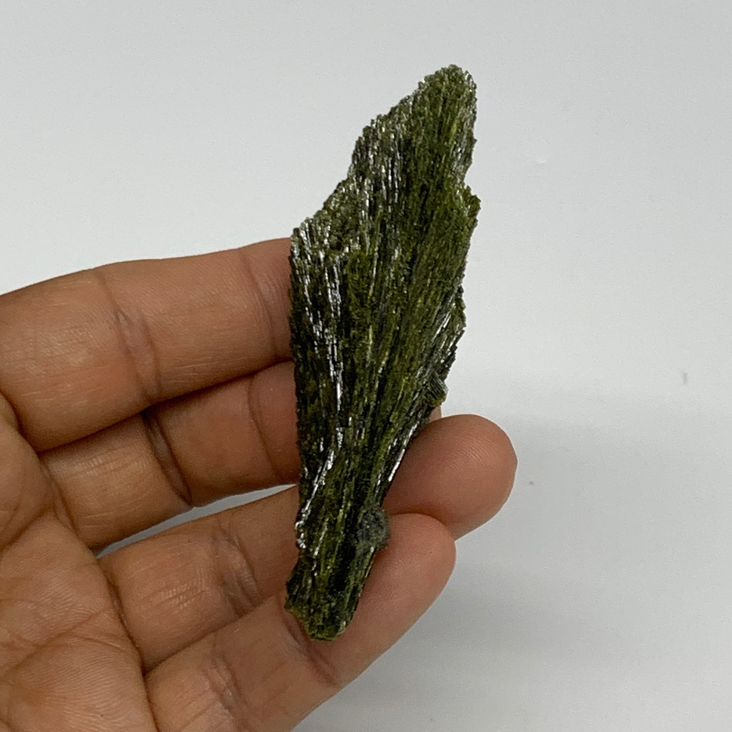 55.6g,2.7"x1.5"x0.8",Green Epidote Custer/Leaf Mineral Specimen @Pakistan,B27602