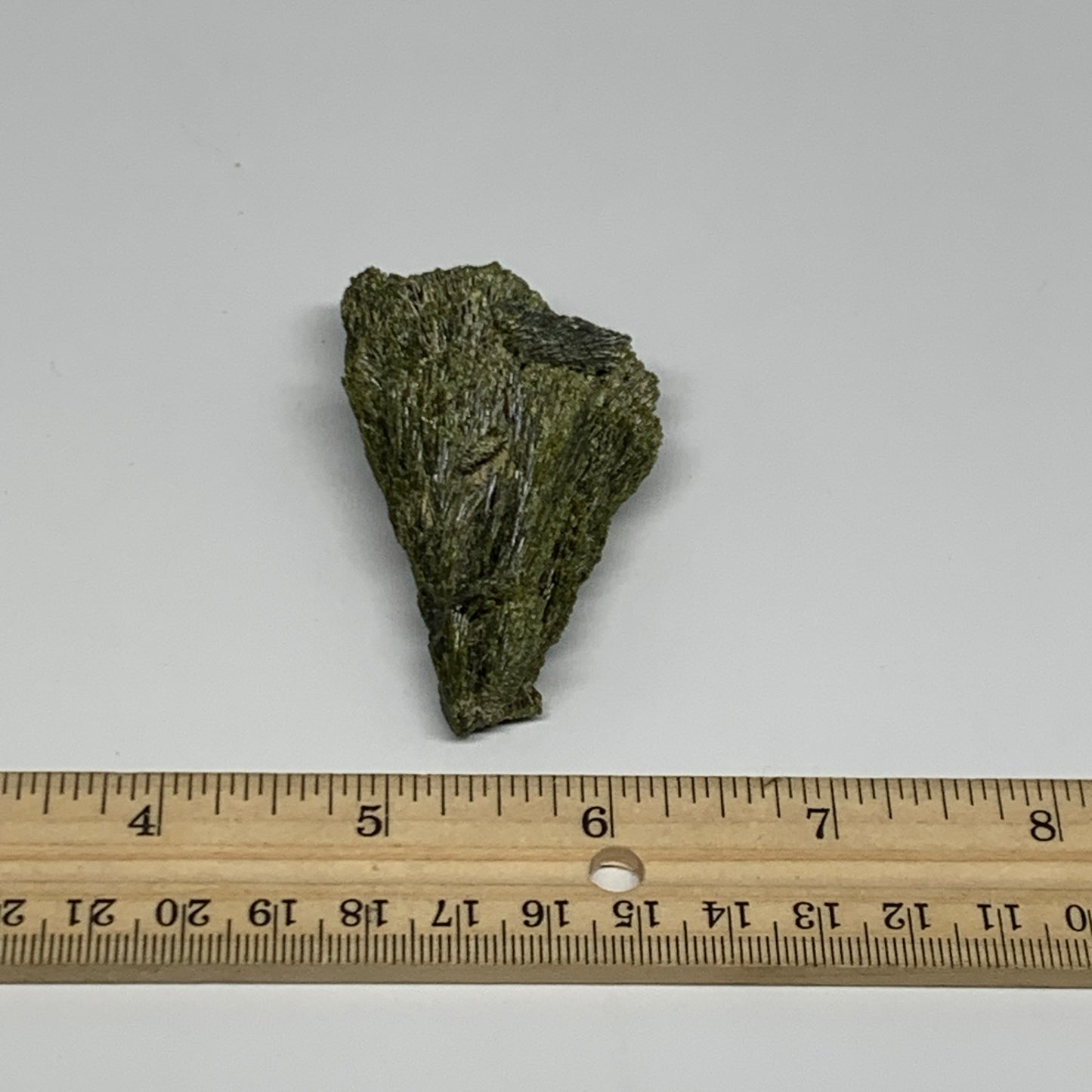 55.6g,2.7"x1.5"x0.8",Green Epidote Custer/Leaf Mineral Specimen @Pakistan,B27602