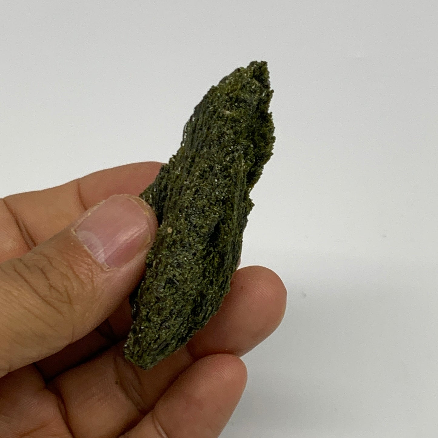 45.4g,2.5"x1.5"x0.6",Green Epidote Custer/Leaf Mineral Specimen @Pakistan,B27603