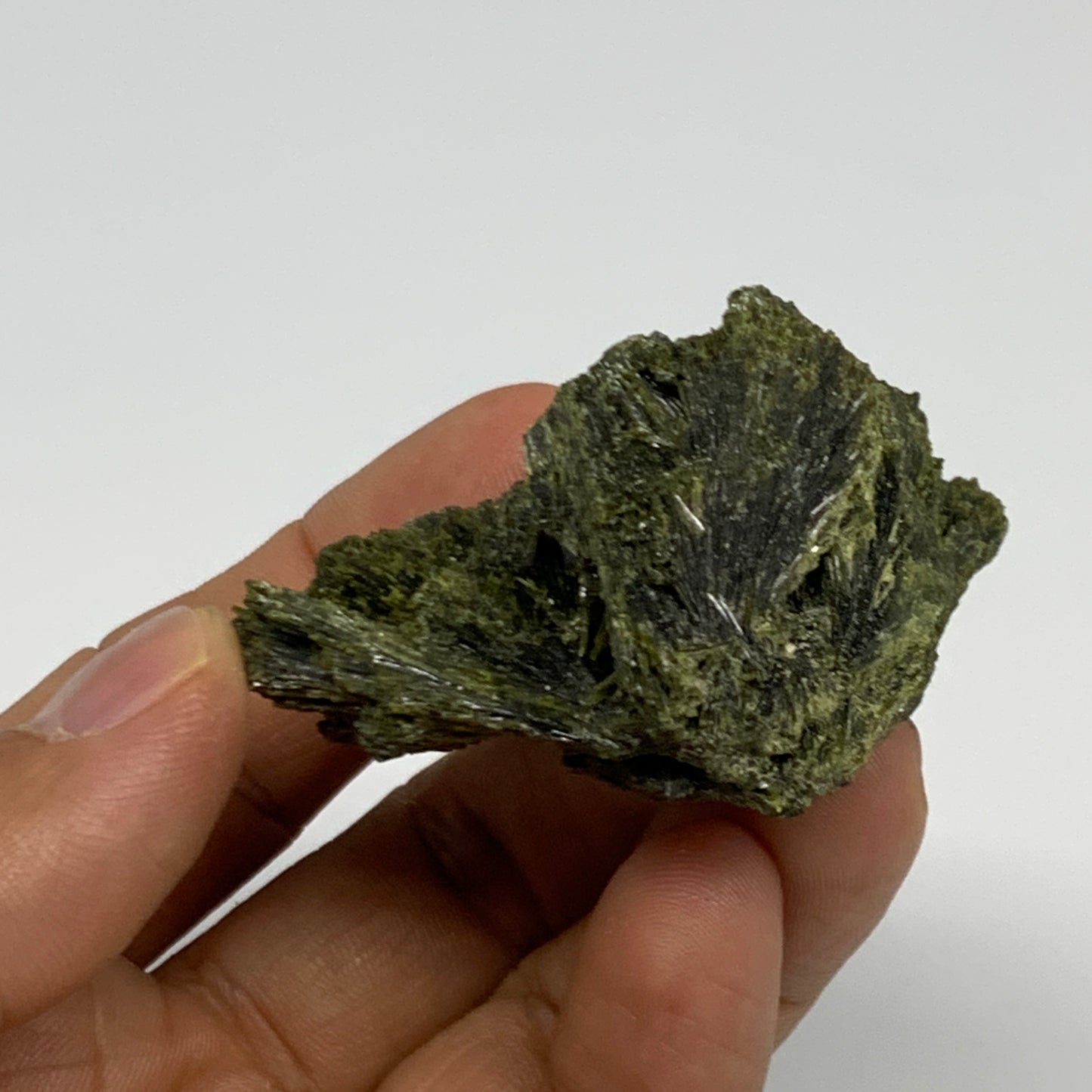 Copy of 35.4g,2.1"x2.1"x1.1",Green Epidote Custer/Leaf Mineral Specimen @Pakista