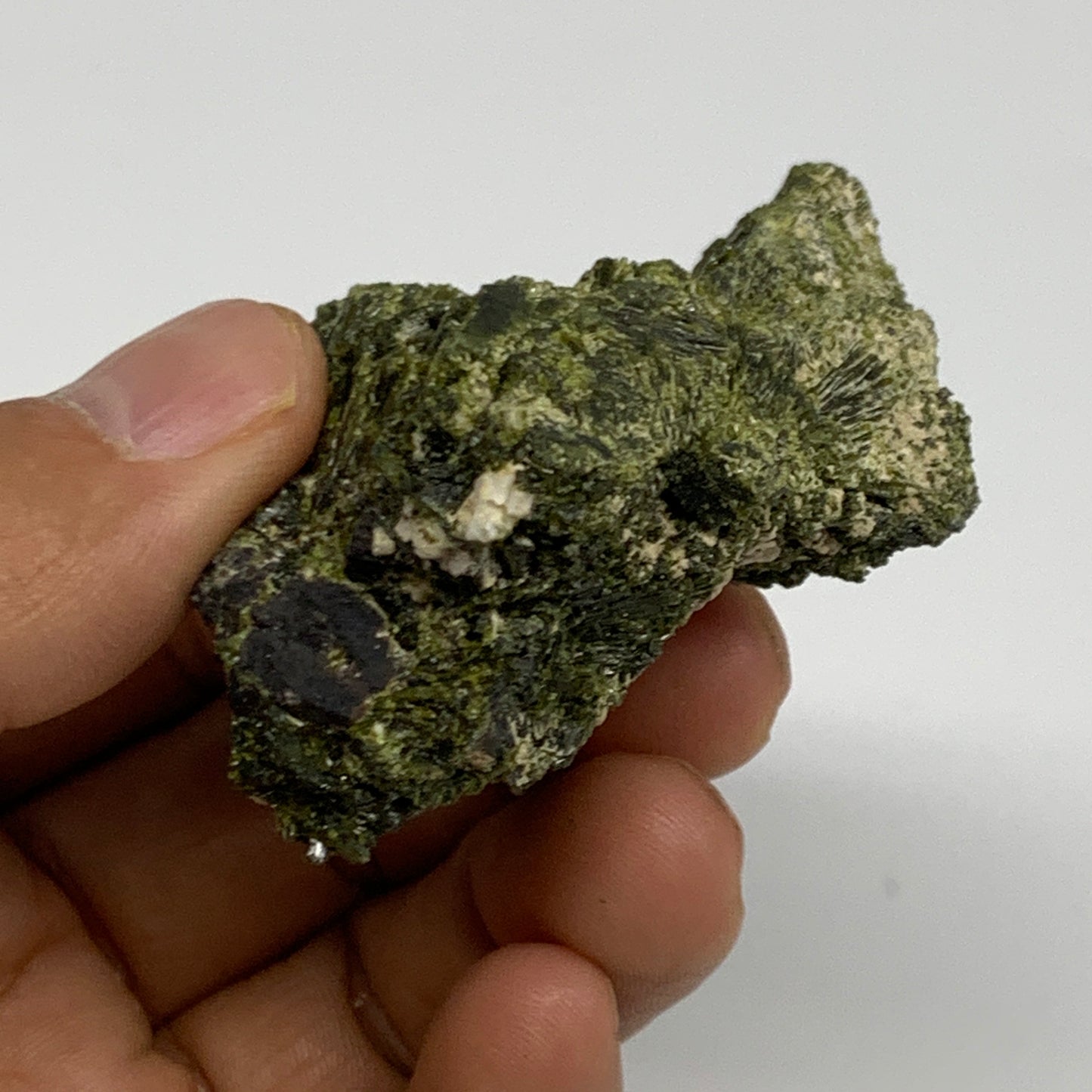 69.9g,2.1"x2.2"x1.1",Green Epidote Custer/Leaf Mineral Specimen @Pakistan,B27611