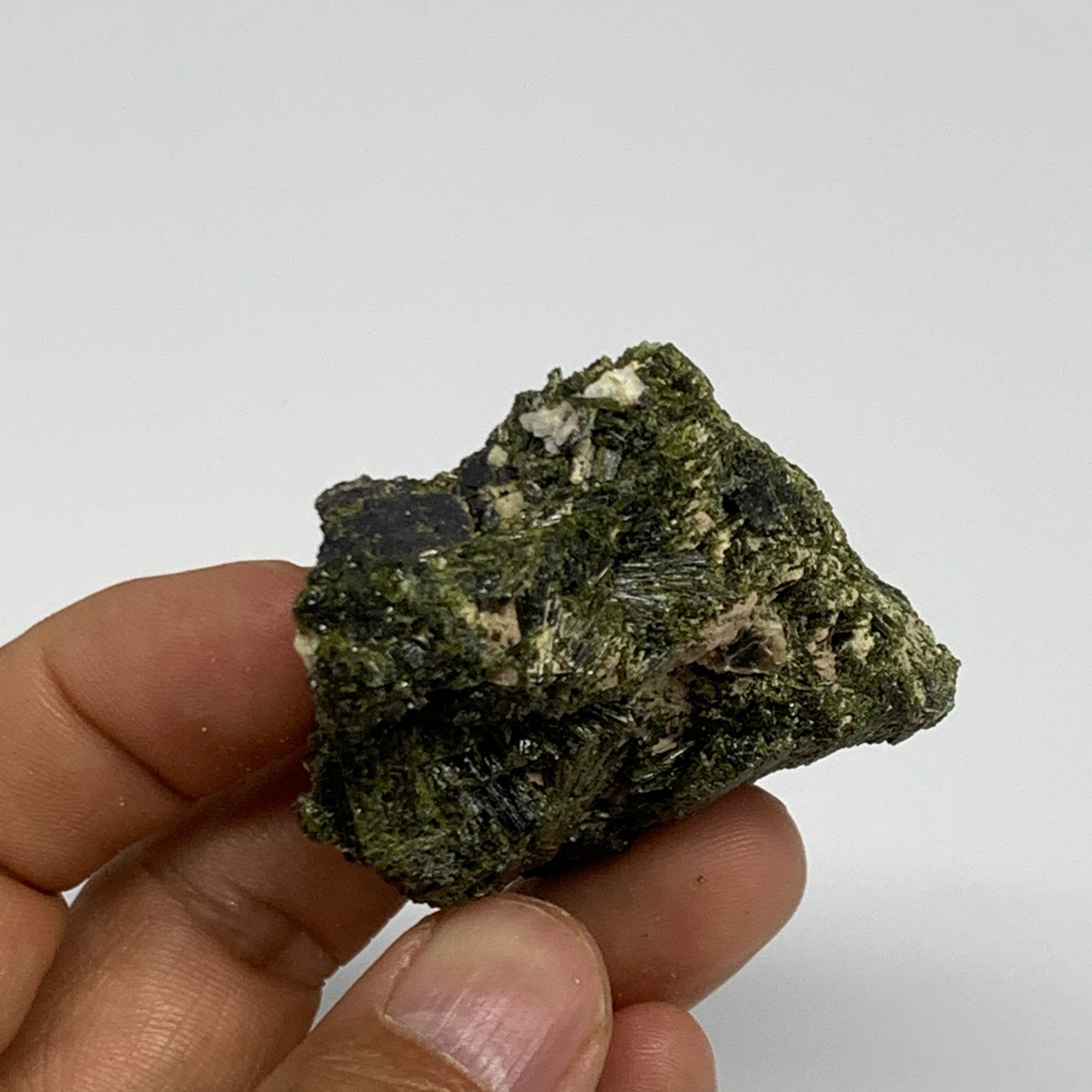 69.9g,2.1"x2.2"x1.1",Green Epidote Custer/Leaf Mineral Specimen @Pakistan,B27611