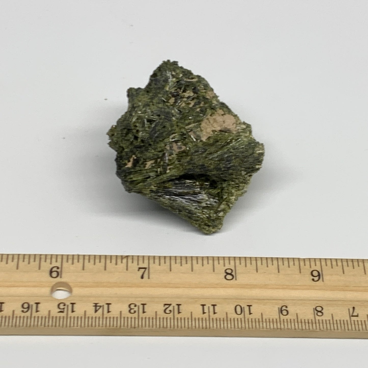 69.9g,2.1"x2.2"x1.1",Green Epidote Custer/Leaf Mineral Specimen @Pakistan,B27611