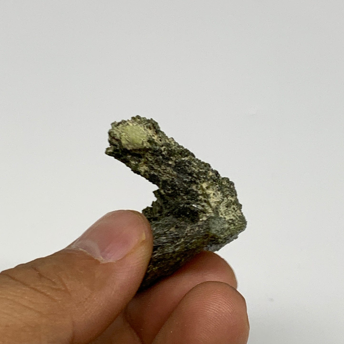 28.7g,2"x1.1"x1.1",Green Epidote Custer/Leaf Mineral Specimen @Pakistan,B27612