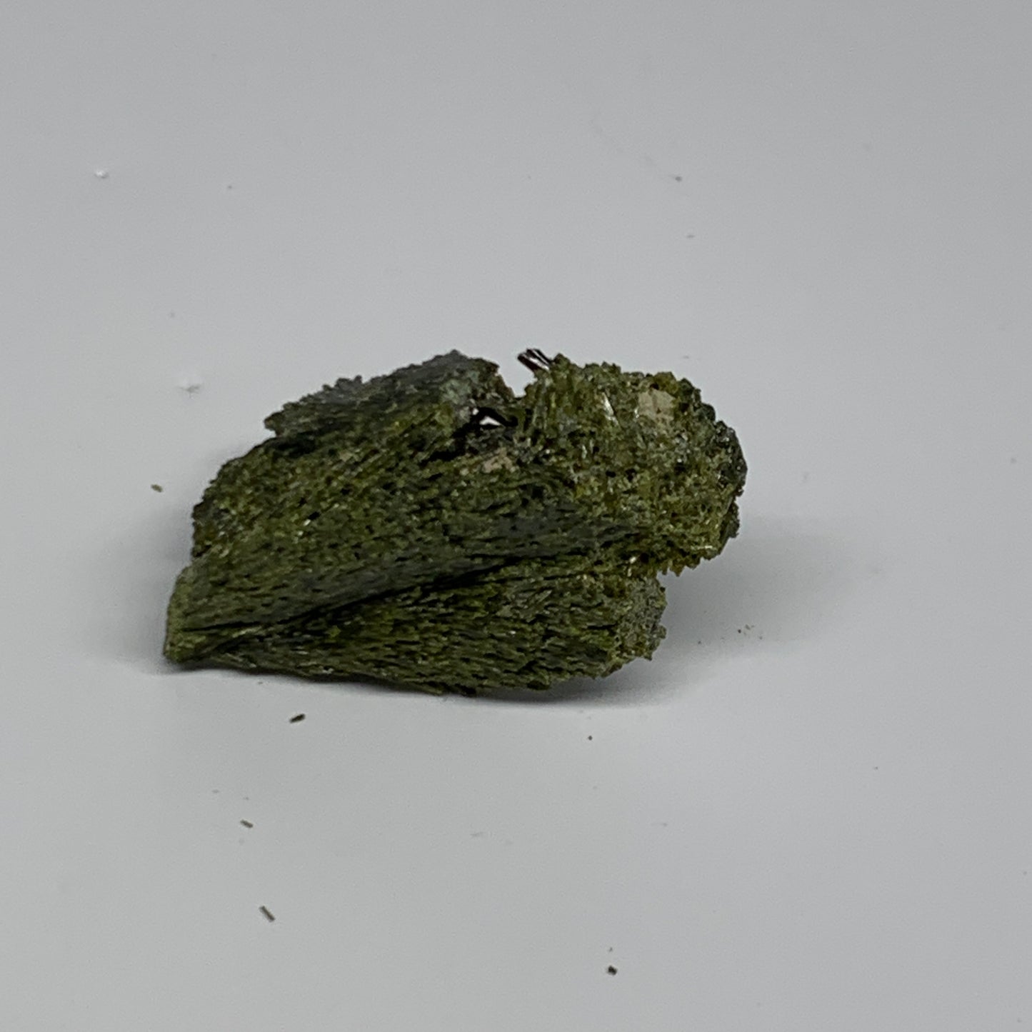 28.7g,2"x1.1"x1.1",Green Epidote Custer/Leaf Mineral Specimen @Pakistan,B27612