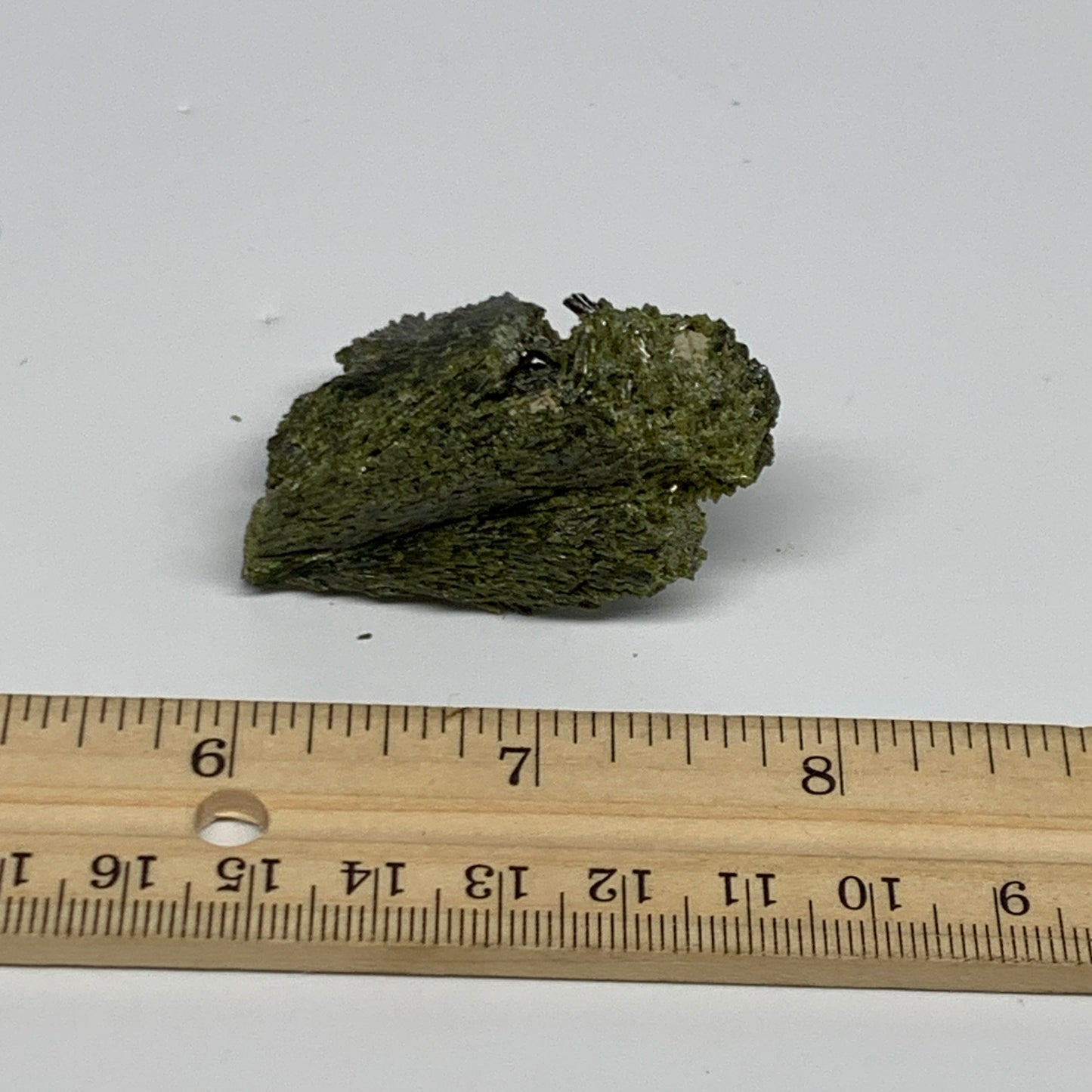 28.7g,2"x1.1"x1.1",Green Epidote Custer/Leaf Mineral Specimen @Pakistan,B27612