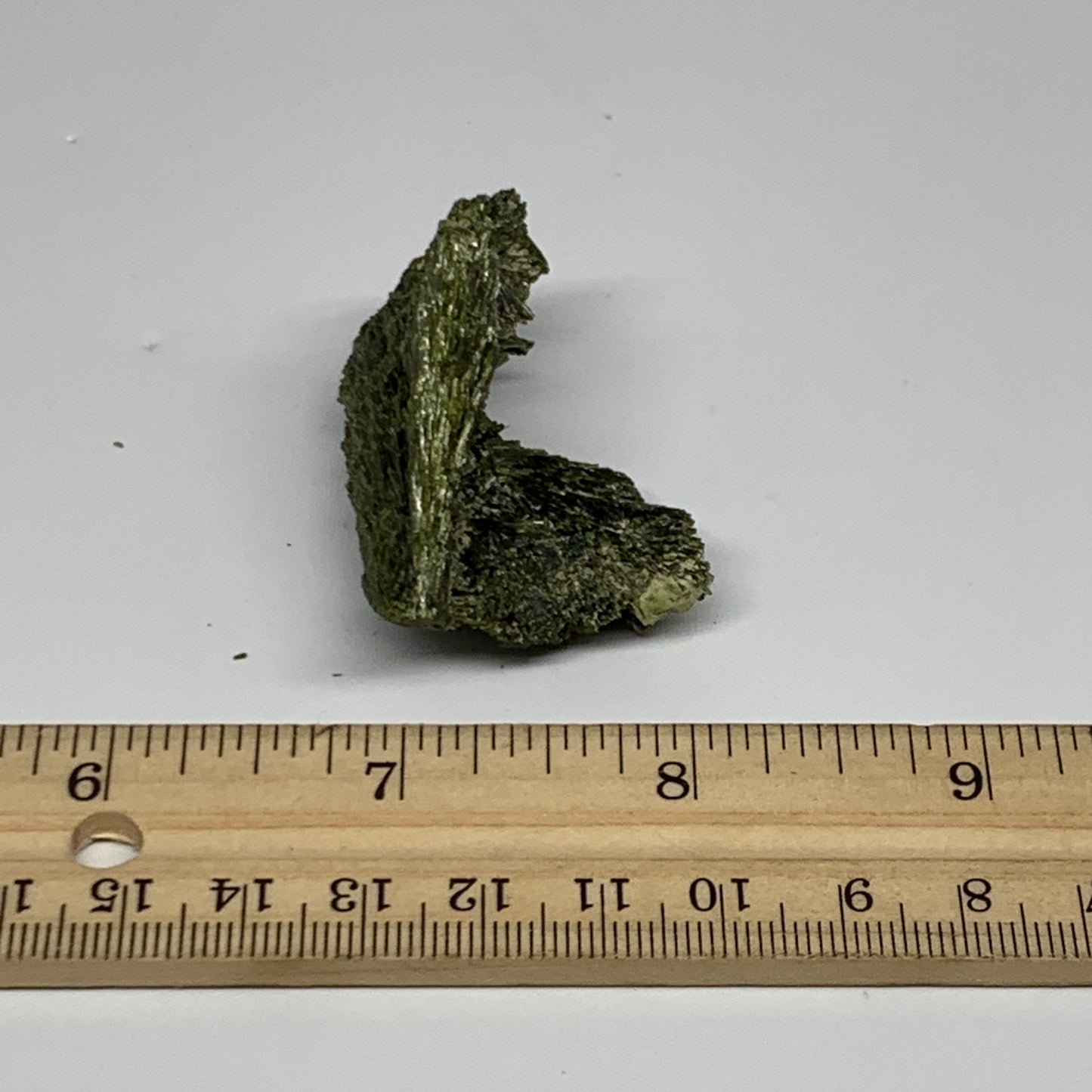 28.7g,2"x1.1"x1.1",Green Epidote Custer/Leaf Mineral Specimen @Pakistan,B27612