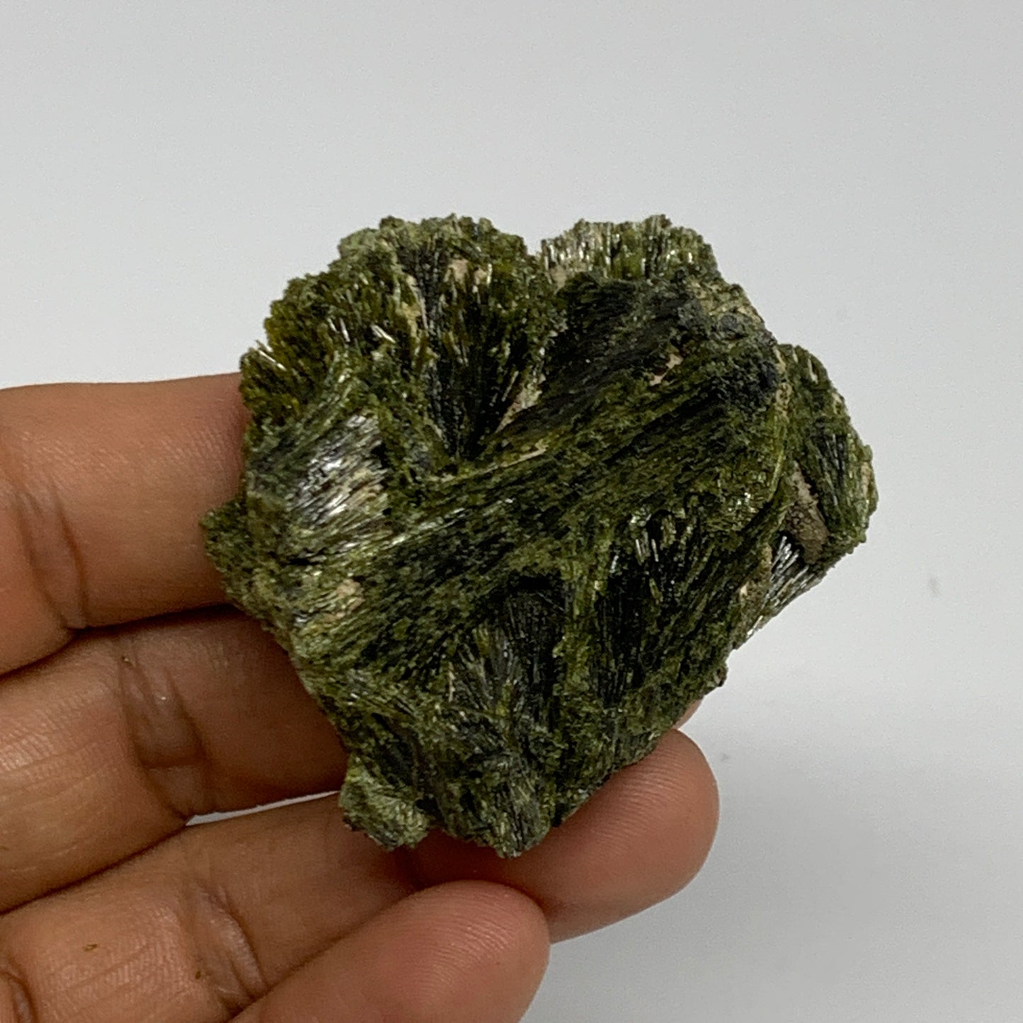 57.1g,1.8"x1.9"x1",Green Epidote Custer/Leaf Mineral Specimen @Pakistan,B27613