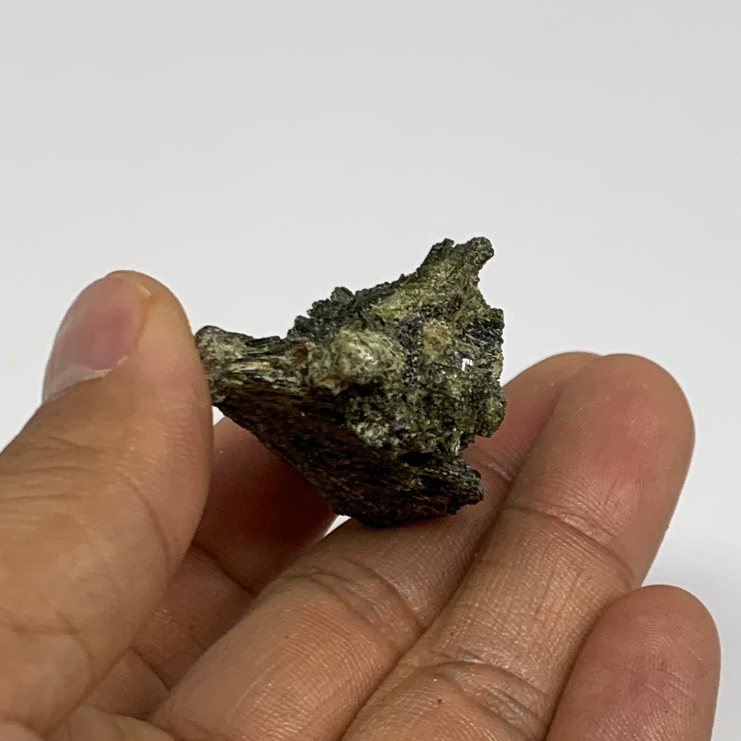 33.2g,2.1"x1.1"x0.6",Green Epidote Custer/Leaf Mineral Specimen @Pakistan,B27617