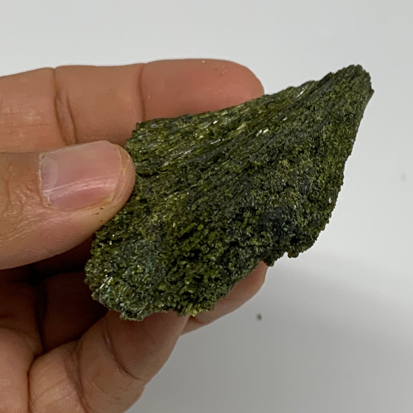 70.9g,2.2"x2.1"x0.7",Green Epidote Custer/Leaf Mineral Specimen @Pakistan,B27621