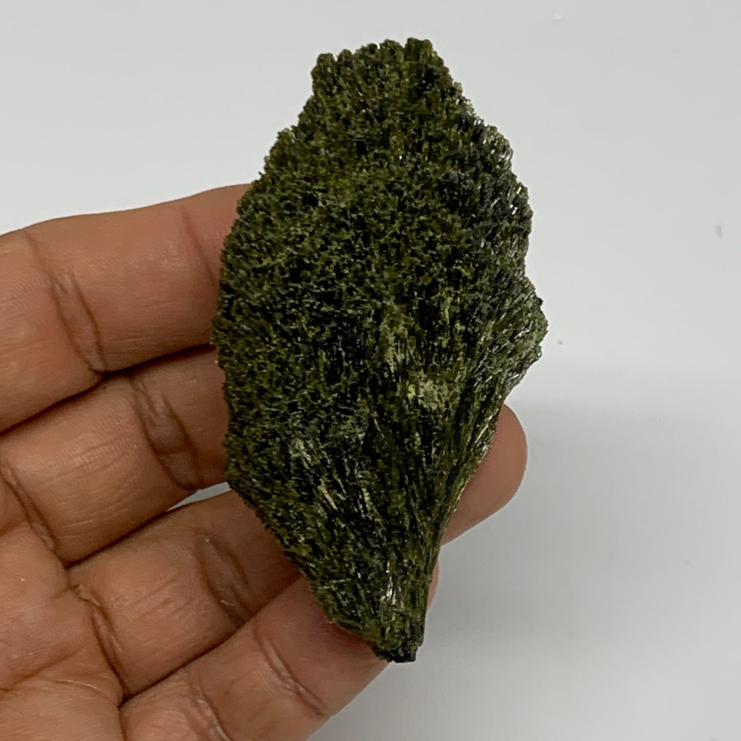 51.2g,2.7"x1.5"x0.8",Green Epidote Custer/Leaf Mineral Specimen @Pakistan,B27624