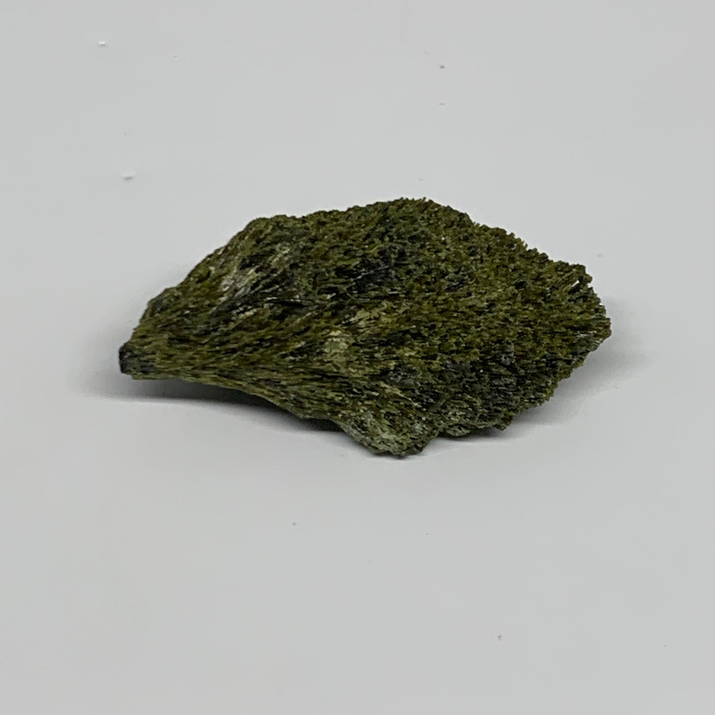 51.2g,2.7"x1.5"x0.8",Green Epidote Custer/Leaf Mineral Specimen @Pakistan,B27624