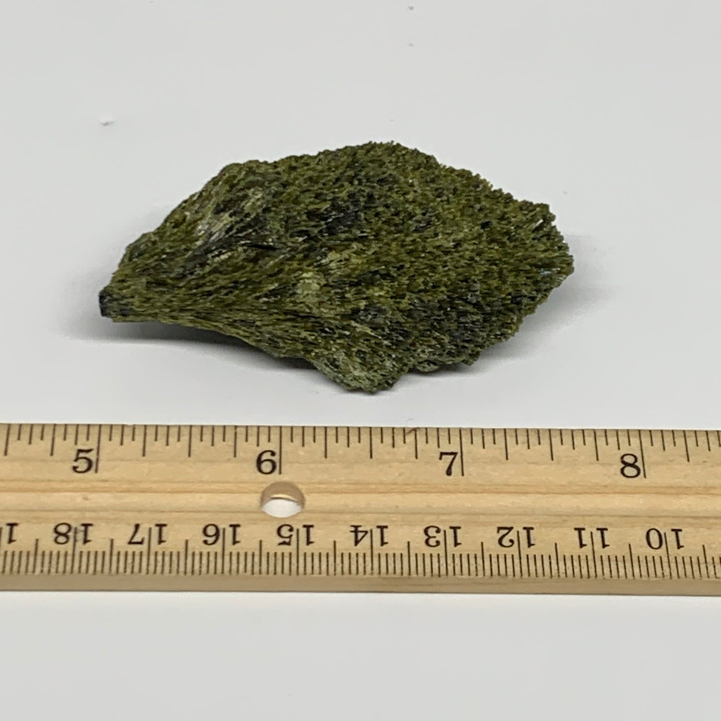 51.2g,2.7"x1.5"x0.8",Green Epidote Custer/Leaf Mineral Specimen @Pakistan,B27624
