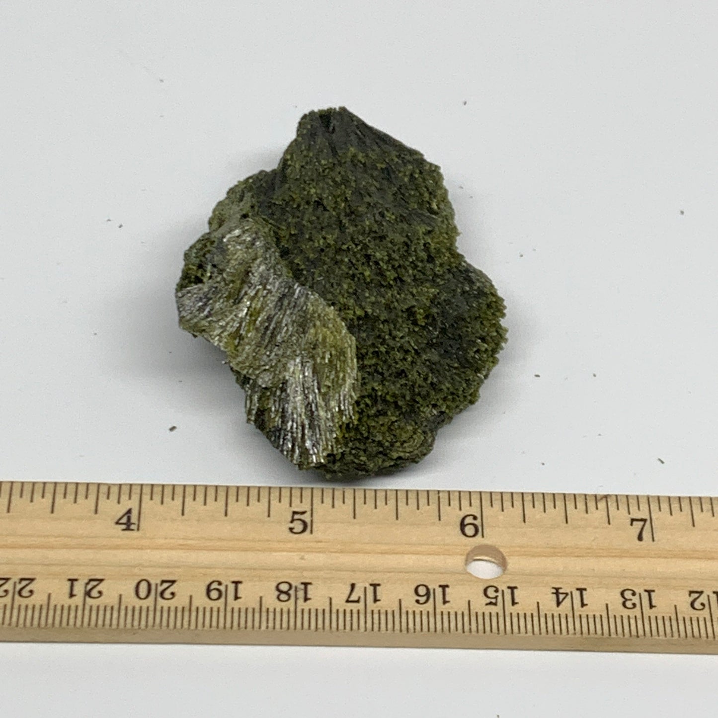 90.1g,2.9"x2.1"x0.9",Green Epidote Custer/Leaf Mineral Specimen @Pakistan,B27625