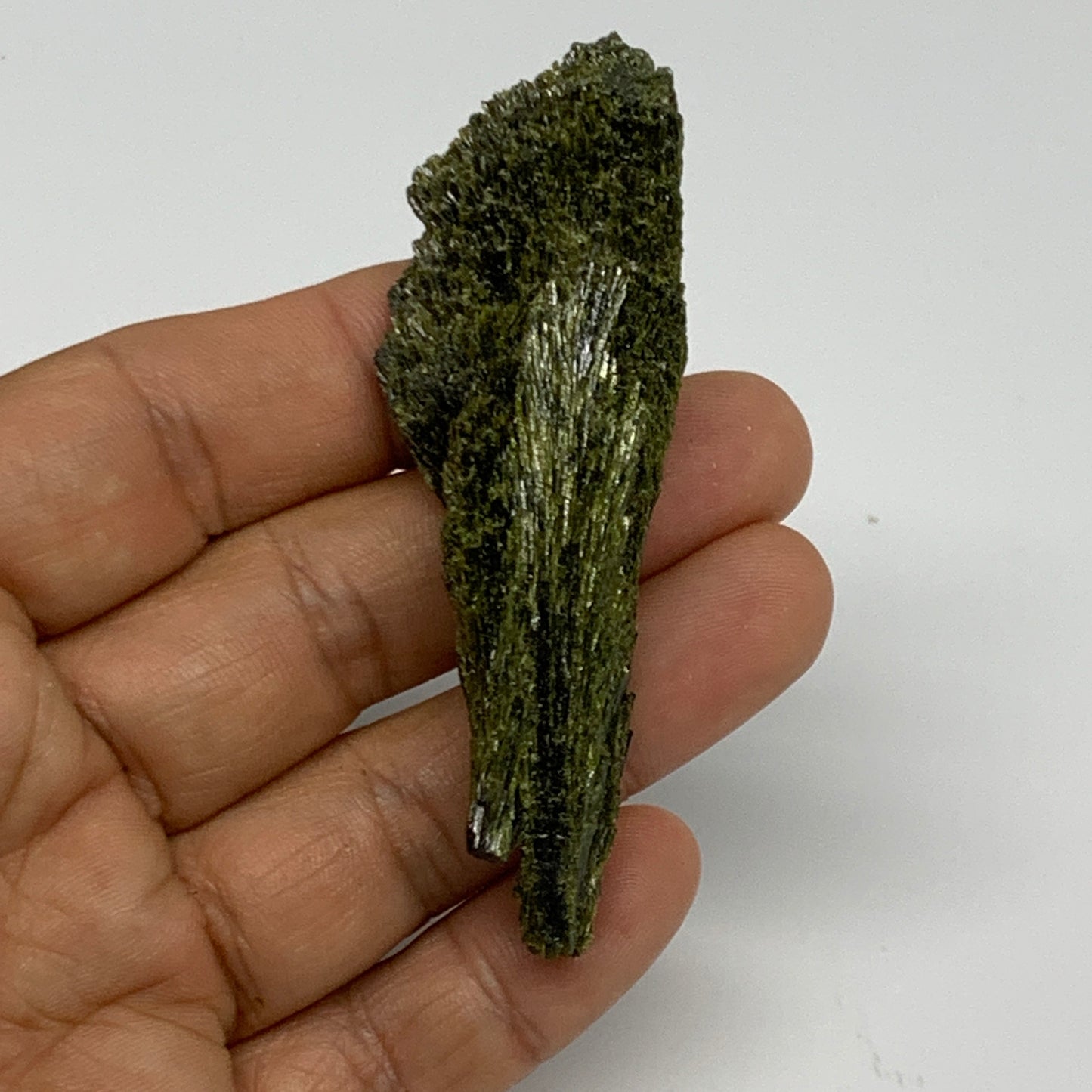 32.6g,3"x1"x0.6",Green Epidote Custer/Leaf Mineral Specimen @Pakistan,B27628