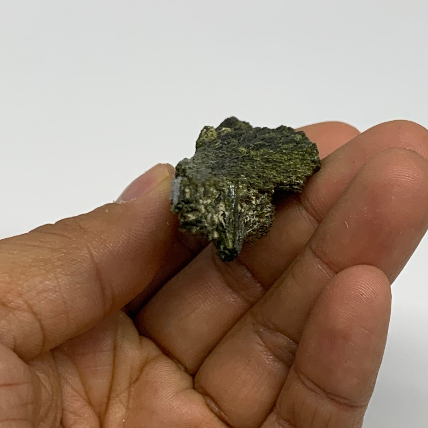 32.6g,3"x1"x0.6",Green Epidote Custer/Leaf Mineral Specimen @Pakistan,B27628