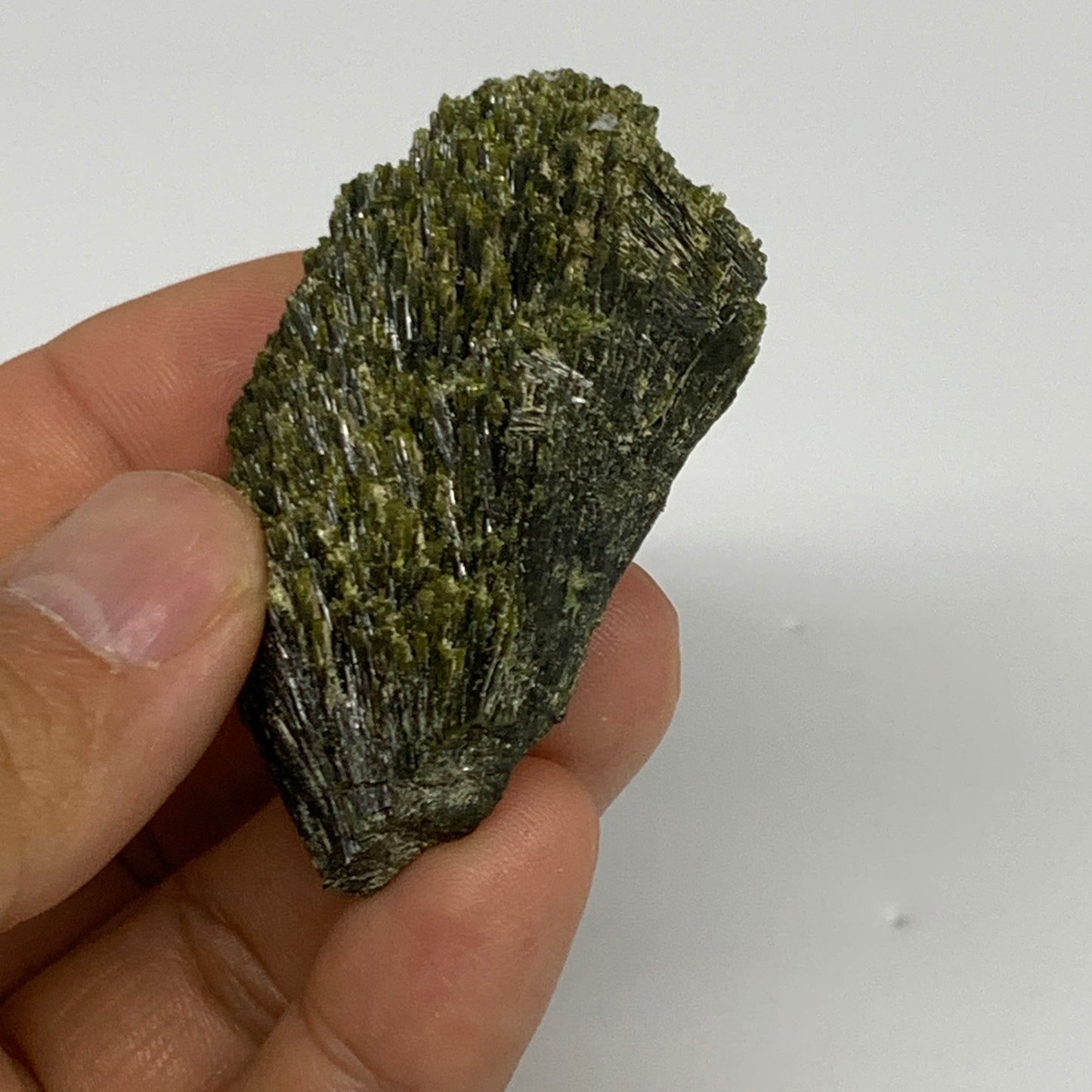 48.8g,2.1"x1.5"x0.6",Green Epidote Custer/Leaf Mineral Specimen @Pakistan,B27631