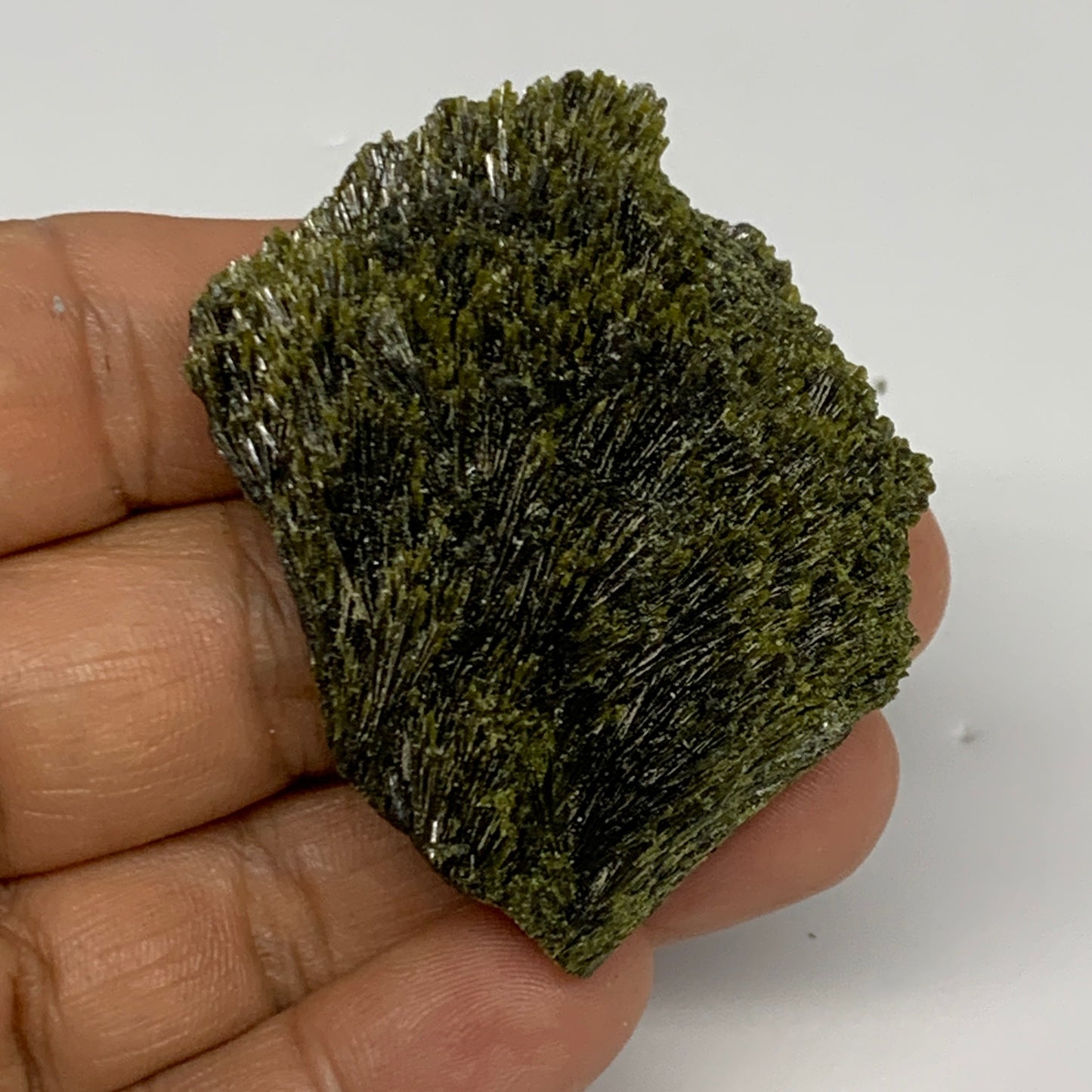 48.8g,2.1"x1.5"x0.6",Green Epidote Custer/Leaf Mineral Specimen @Pakistan,B27631