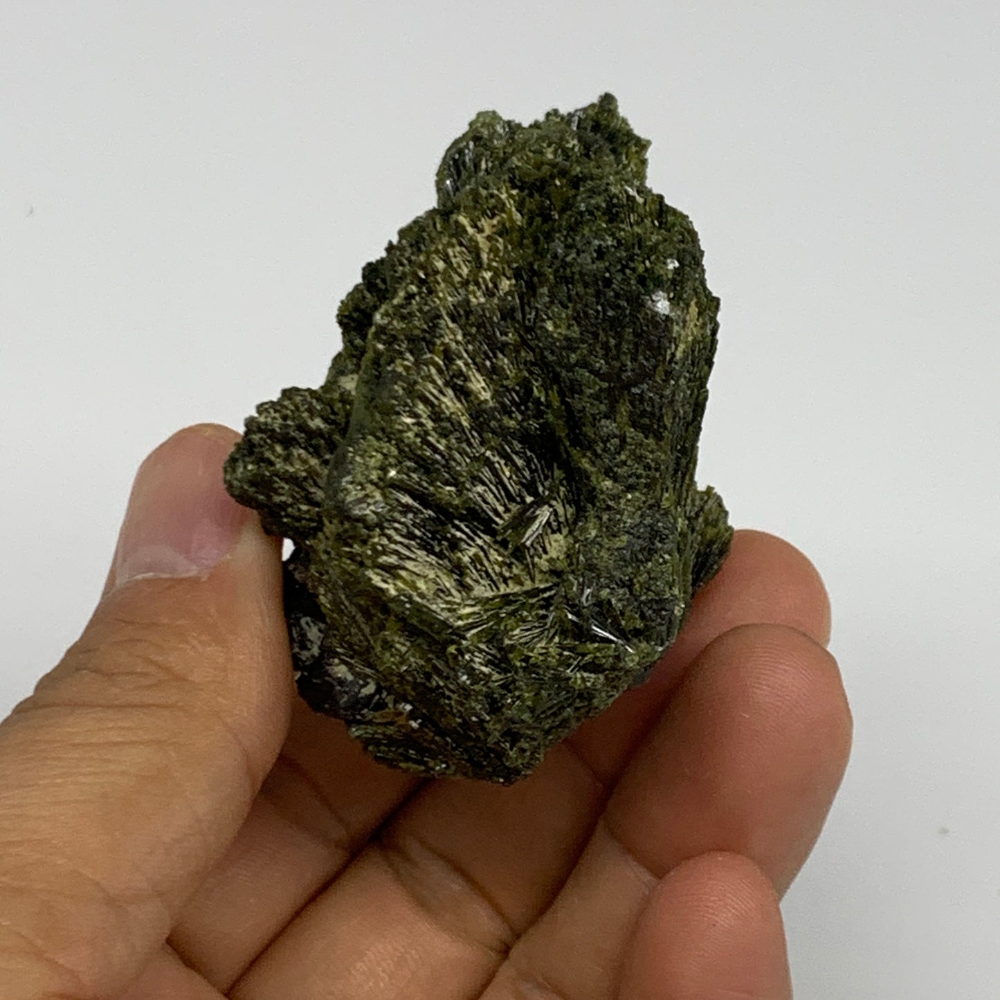 117.1g,1.9"x2.3"x1.4",Green Epidote Custer/Leaf Mineral Specimen @Pakistan,B2763