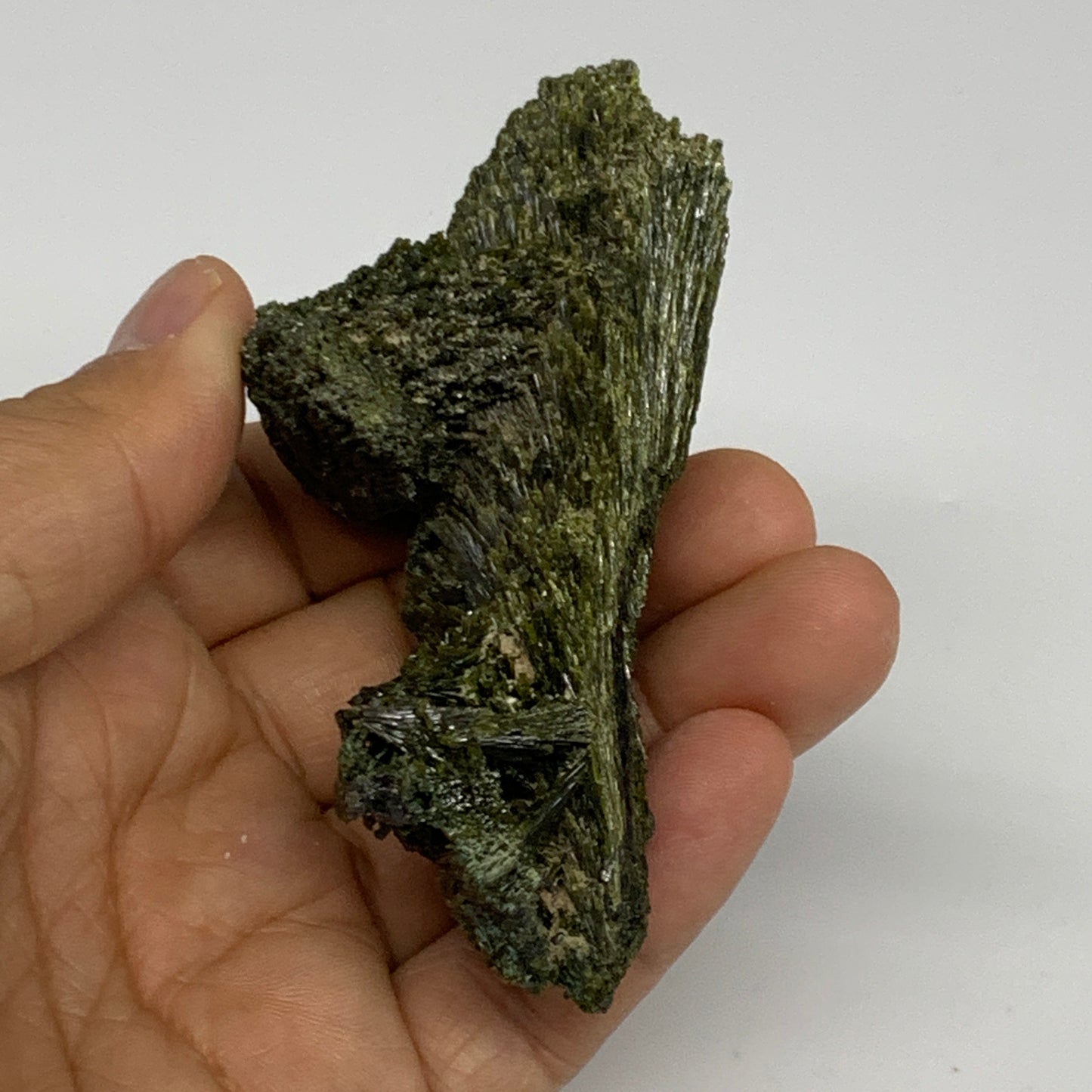 105.4g,3.3"x1.9"x1.5",Green Epidote Custer/Leaf Mineral Specimen @Pakistan,B2763