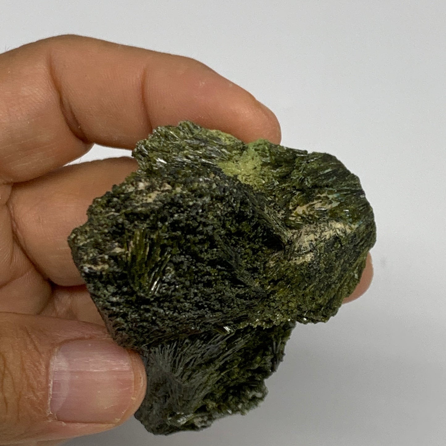 105.4g,3.3"x1.9"x1.5",Green Epidote Custer/Leaf Mineral Specimen @Pakistan,B2763