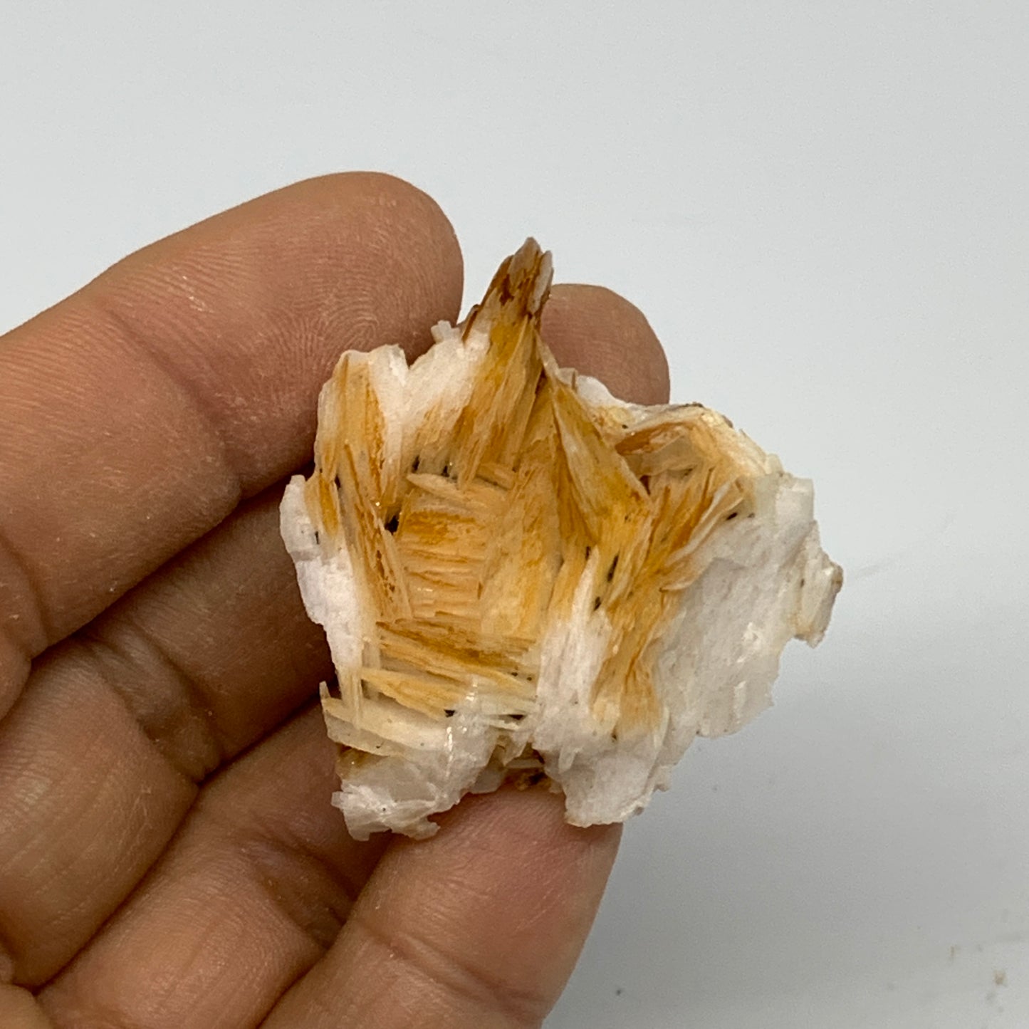 24.6g, 1.5"x1.6x0.5", Natural Golden Barite Mineral Specimen @Morocco, B33601