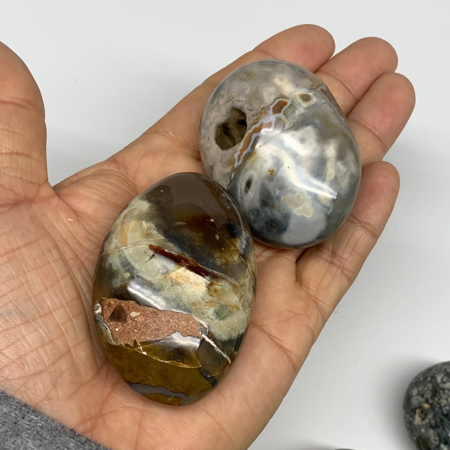 2.2 lbs (1025 Grams), 1.9"-2.4", 13pcs, Ocean Jasper Palm-Stone, B30833