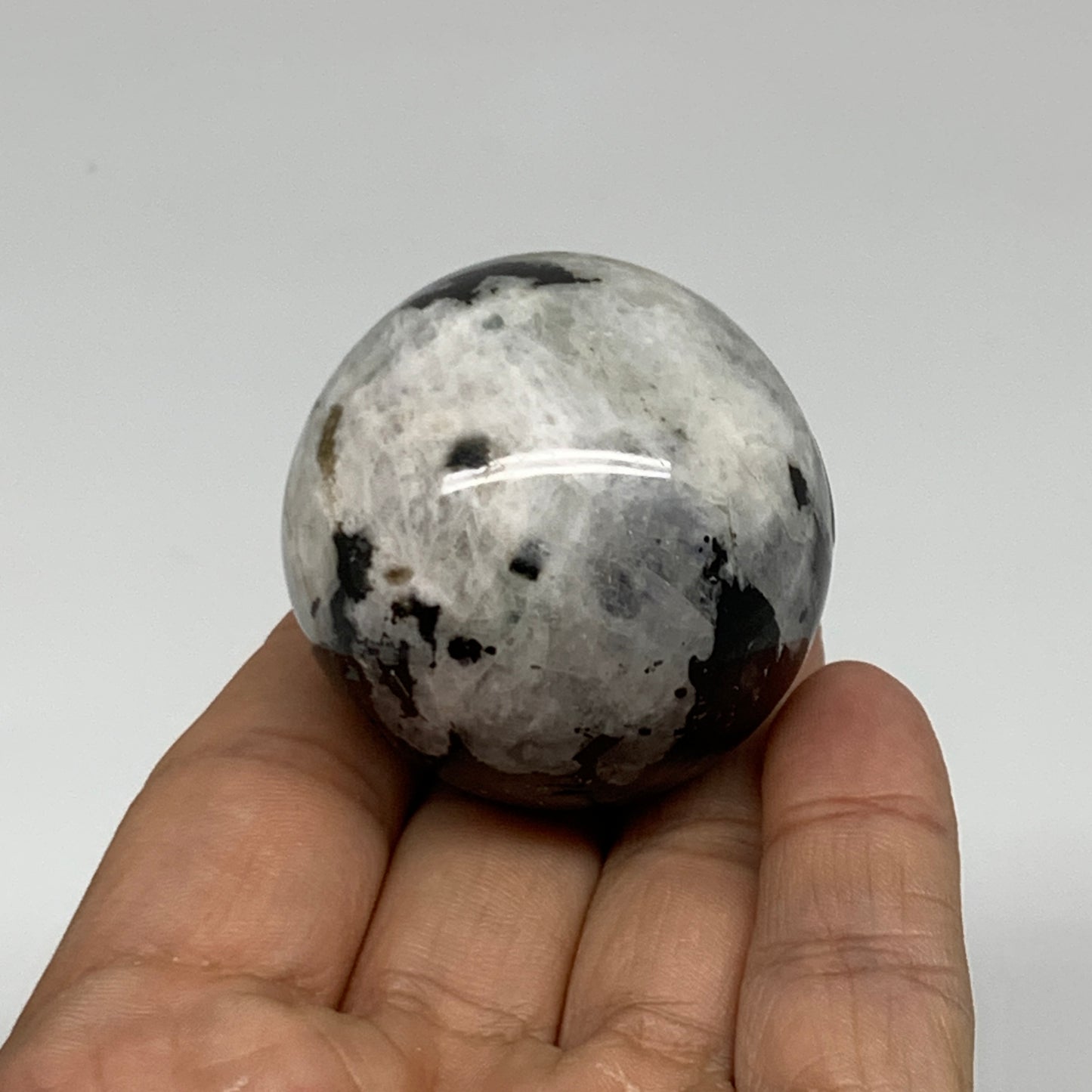 107.1g, 1.7"(41mm), Natural Rainbow Moonstone Sphere Ball Gemstone, B35131