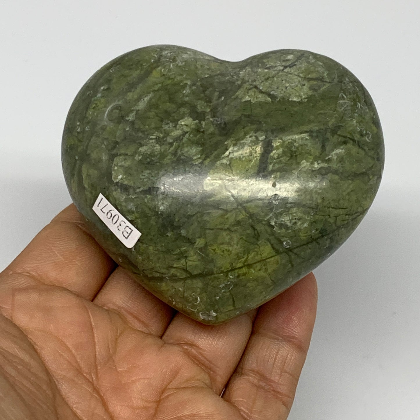 0.57 lbs, 2.7"x3"x1.4", Natural Untreated Green Quartz Crystal Heart Reiki, B309