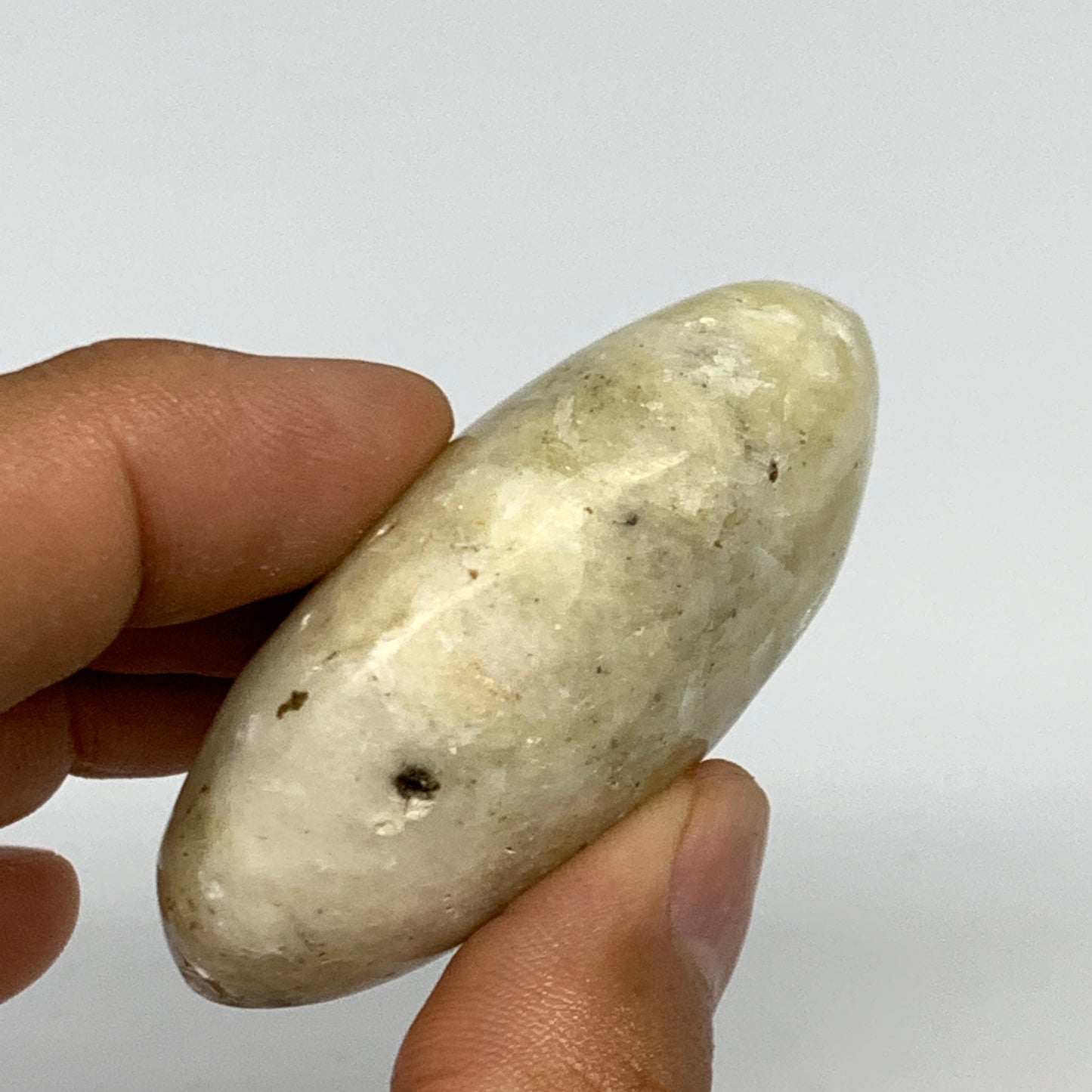 74.7g,2.2"x1.6"x0.9", Natural Yellow Calcite Palm-Stone Crystal Polished Reiki,