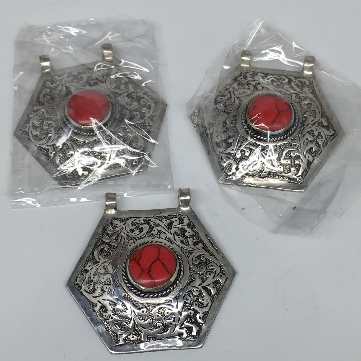 1pc,2.4"x2.4"x0.6",Turkmen Pendant Red Coral Inlay Hexagon Shape Statement,TN604